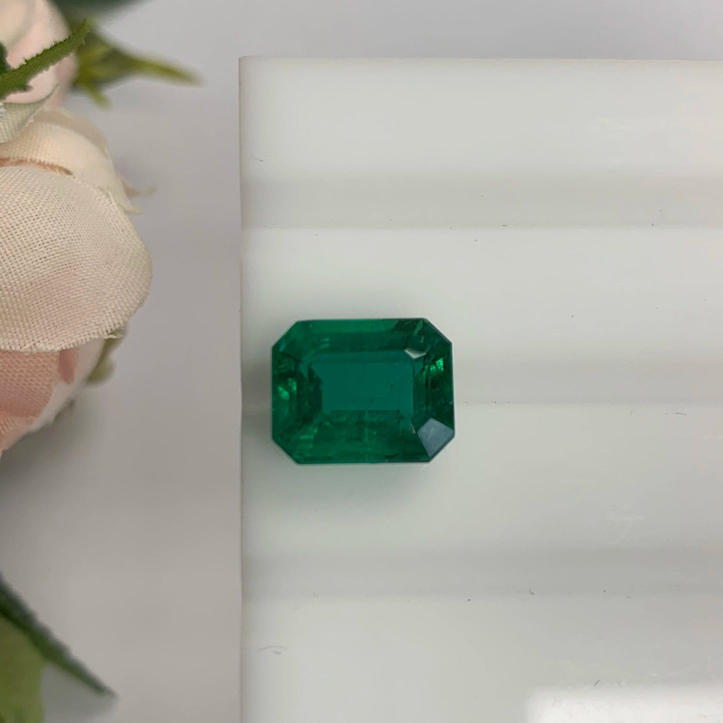 Natural Emerald Gemstones | SR-Takat Gems