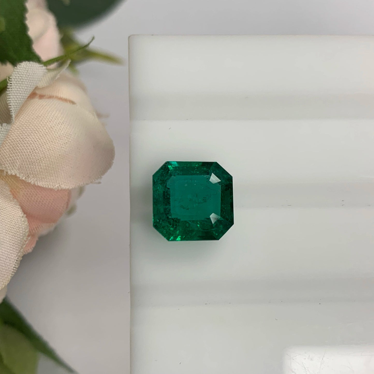 Natural Emerald Gemstones | SR- Takat Gems