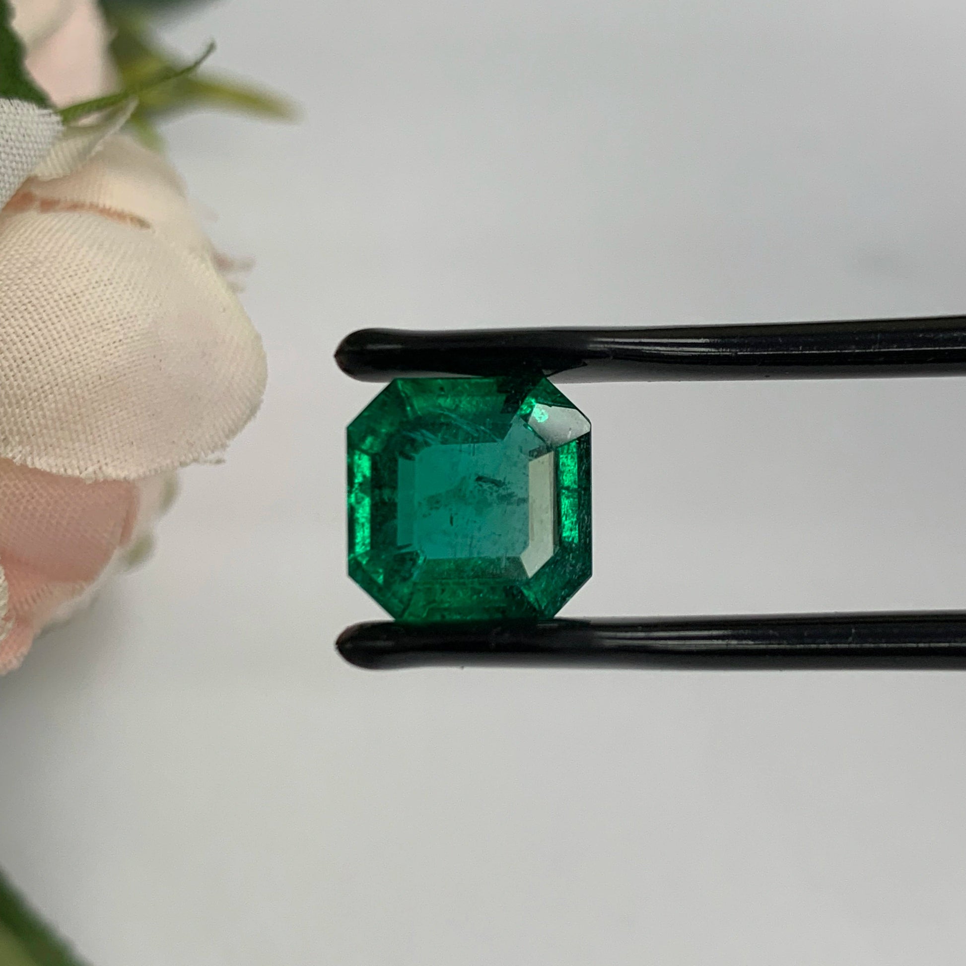Natural Emerald Gemstones | SR- Takat Gems