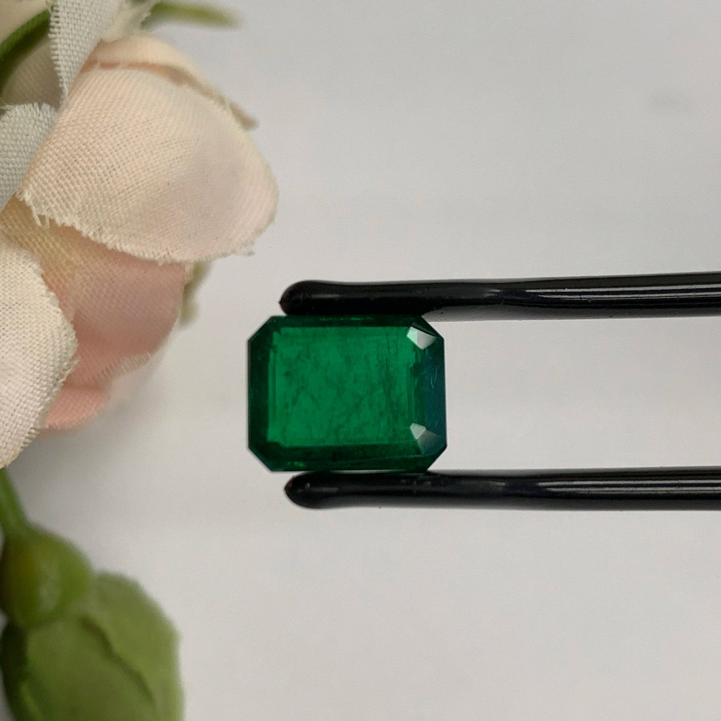 Natural Emerald Gemstones | SR-Takat Gems