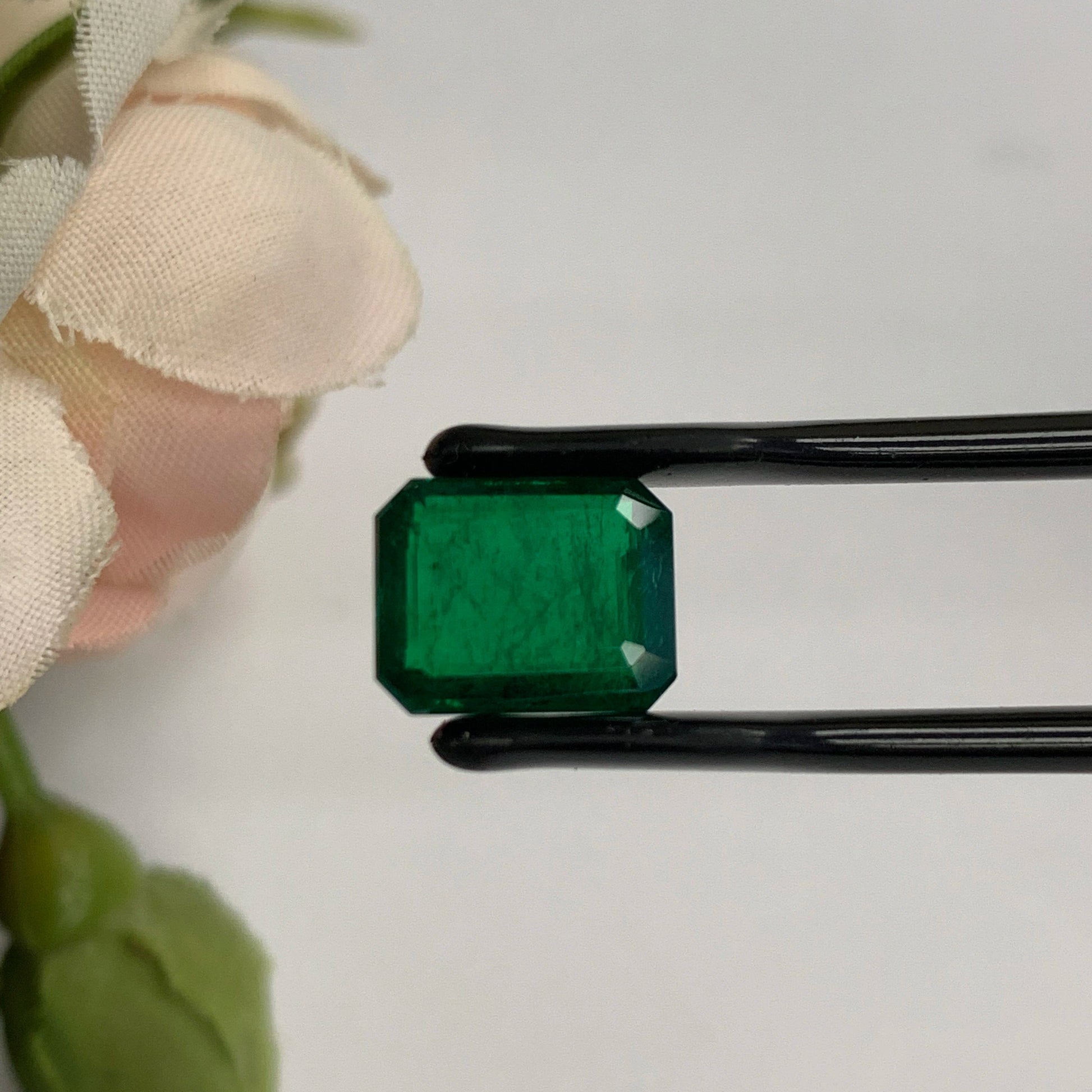 Natural Emerald Gemstones | SR-Takat Gems