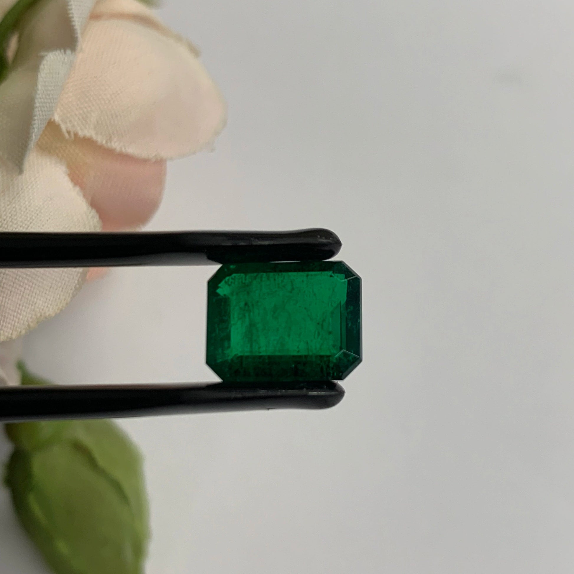 Natural Emerald Gemstones | SR-Takat Gems