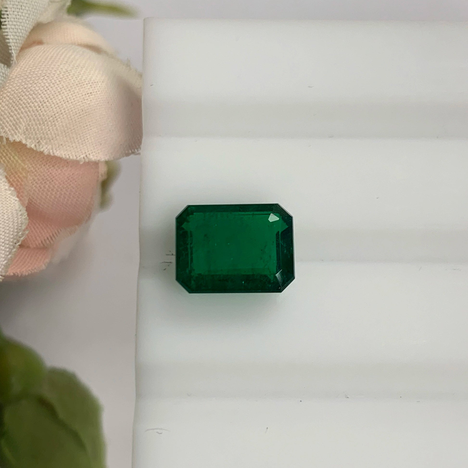 Natural Emerald Gemstones | SR-Takat Gems