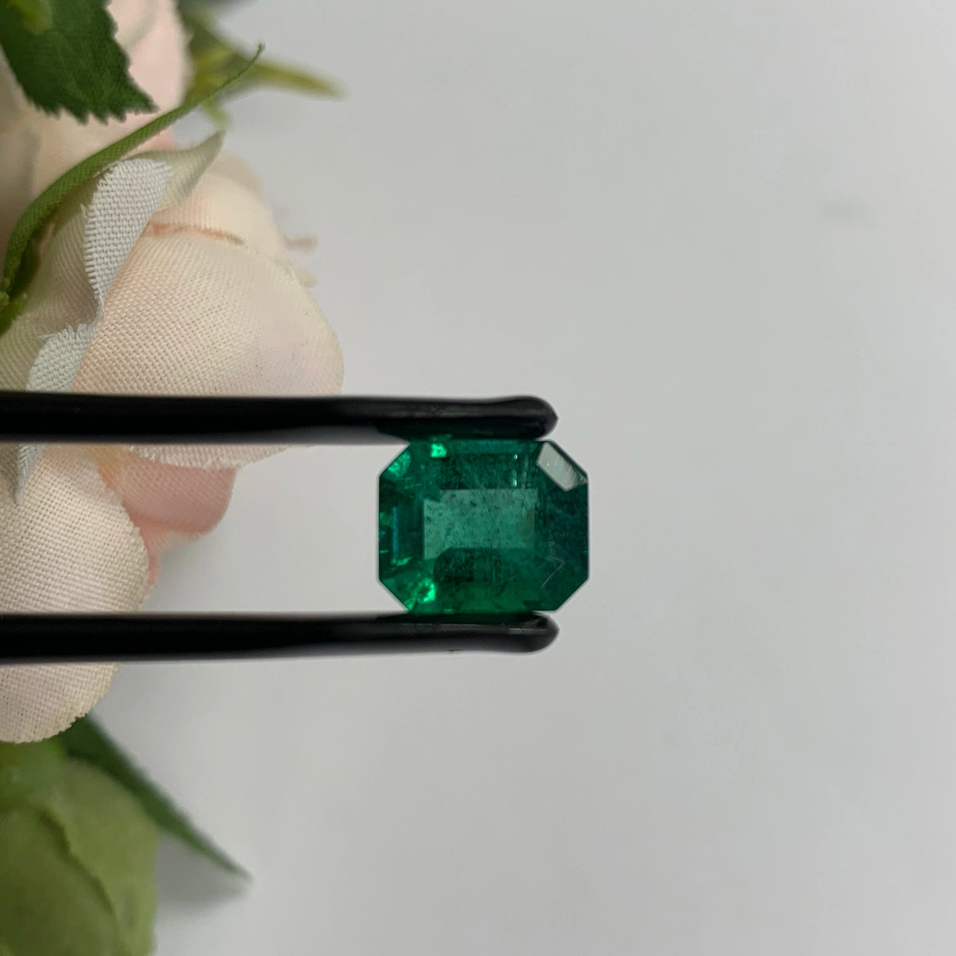 Natural Emerald Gemstones | SR- Takat Gems