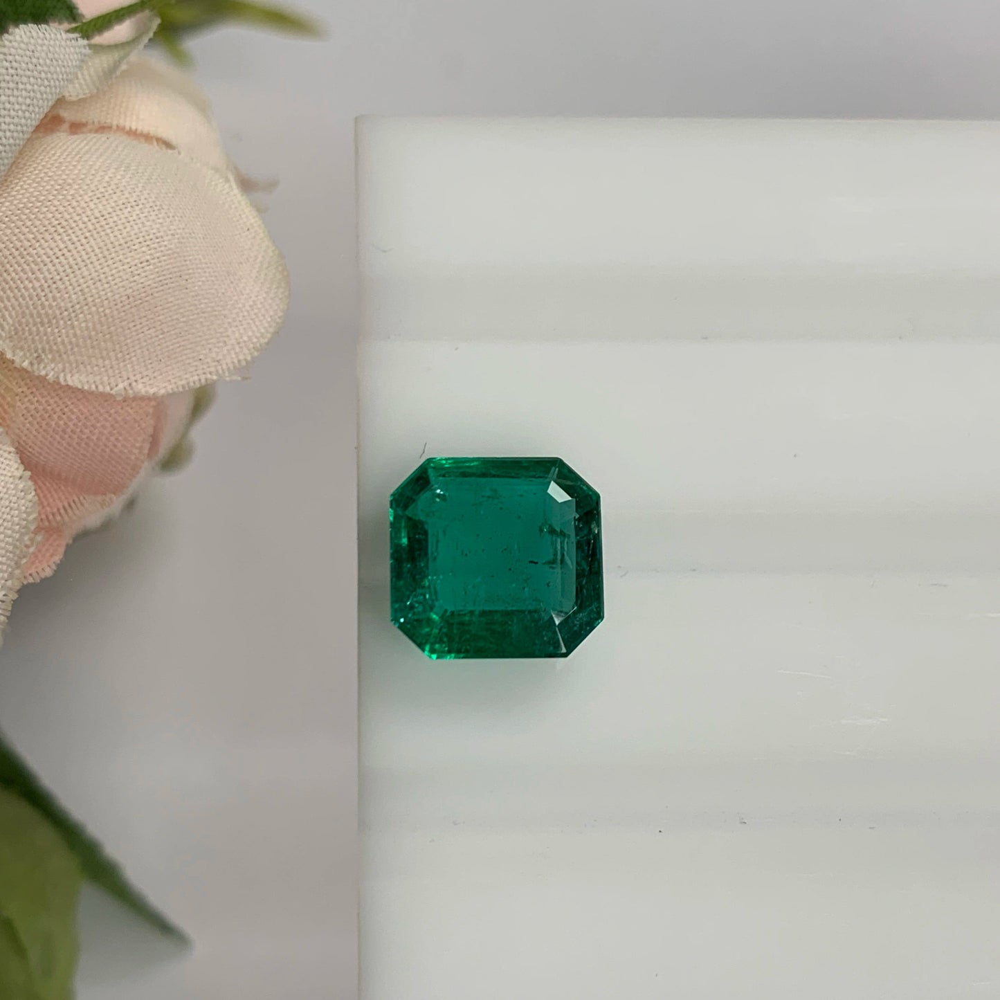 Natural Emerald Gemstones | SR-Takat Gems