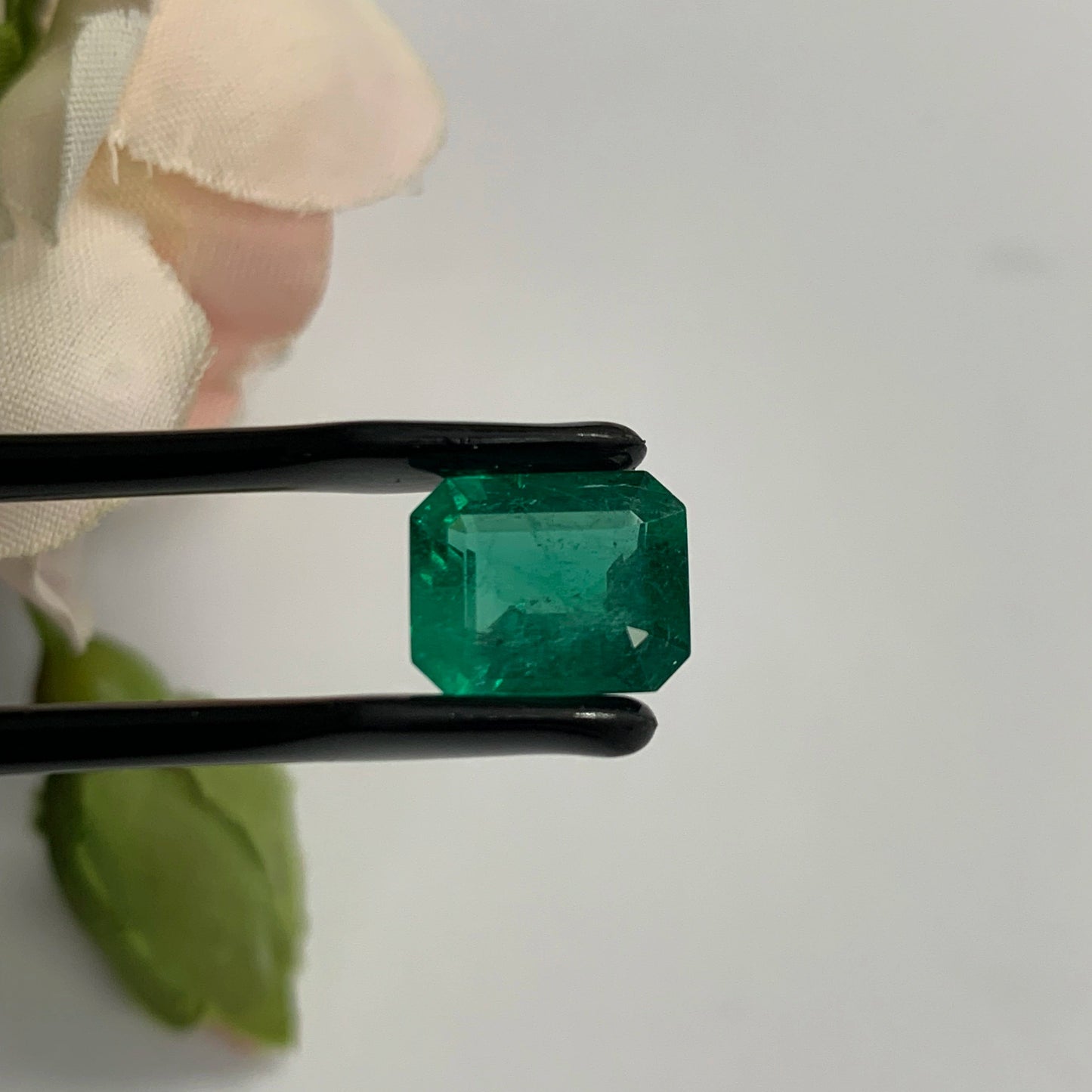 Natural Emerald Gemstones | SR- Takat Gems