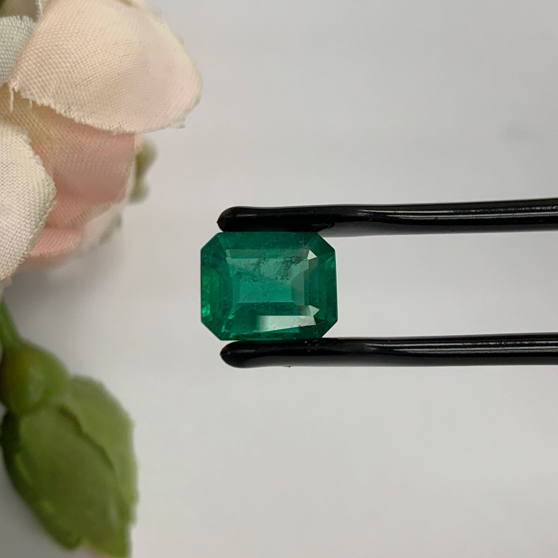 Natural Emerald Gemstones | SR- Takat Gems