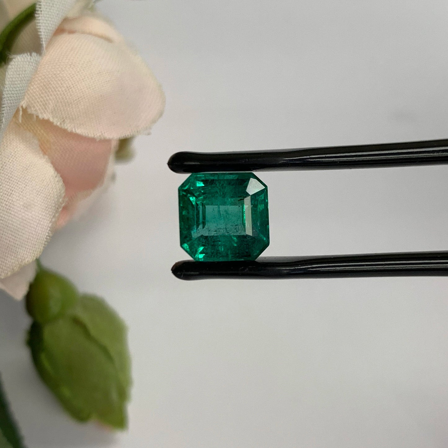 Natural Emerald Gemstones | SR- Takat Gems