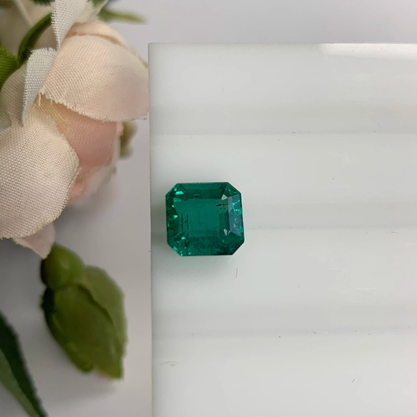Natural Emerald Gemstones | SR- Takat Gems