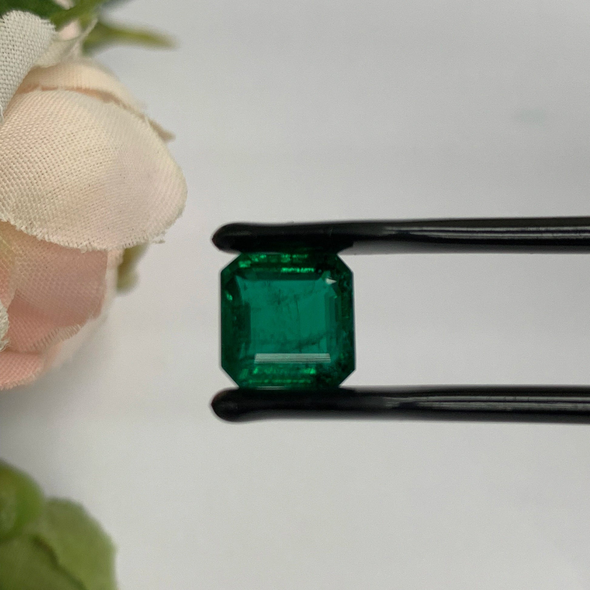 Natural Emerald Gemstones | Sr-Takat Gems