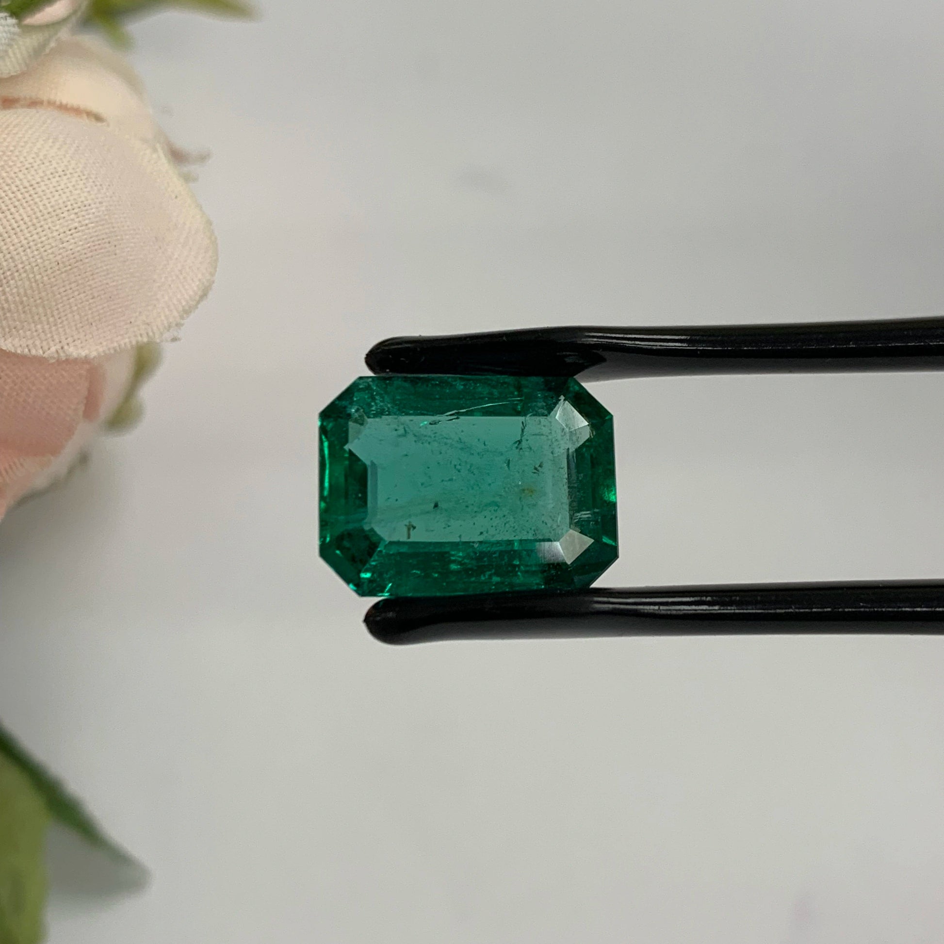 Natural Emerald Gemstones | SR- Takat Gems