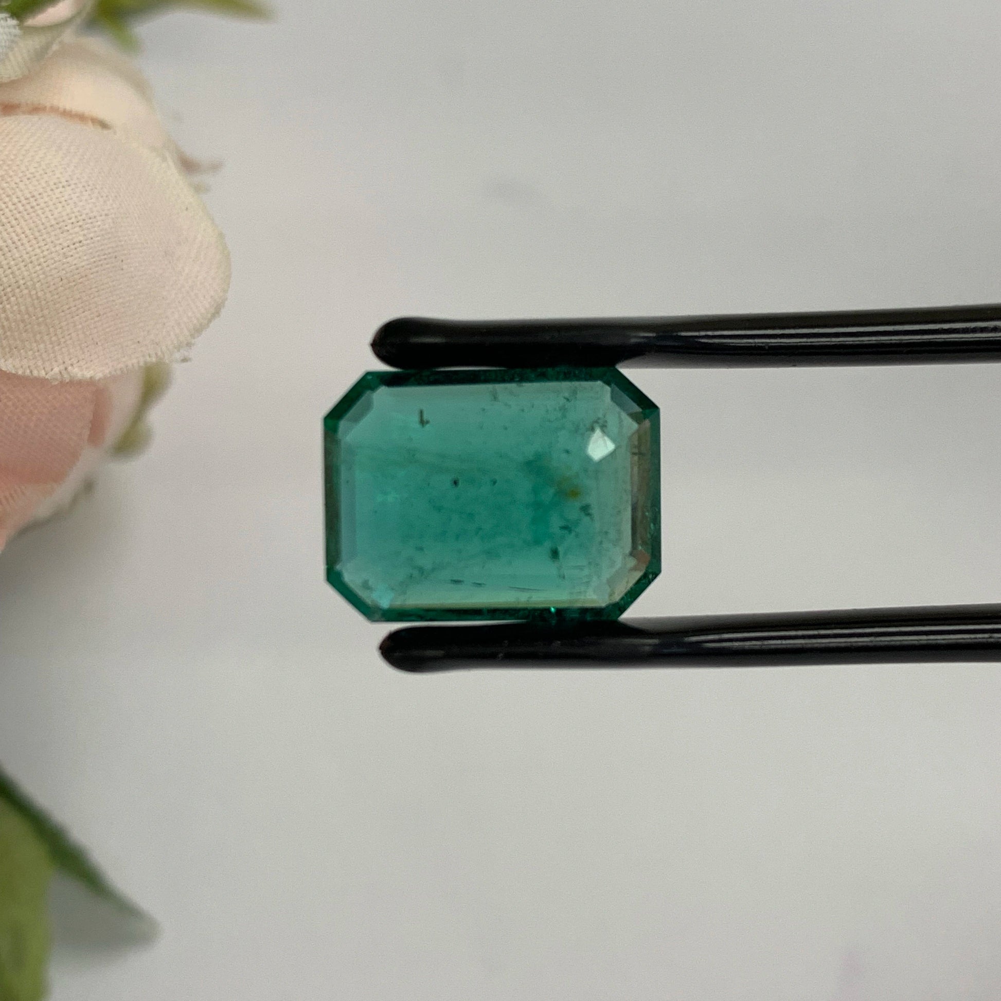 Natural Emerald Gemstones | SR- Takat Gems
