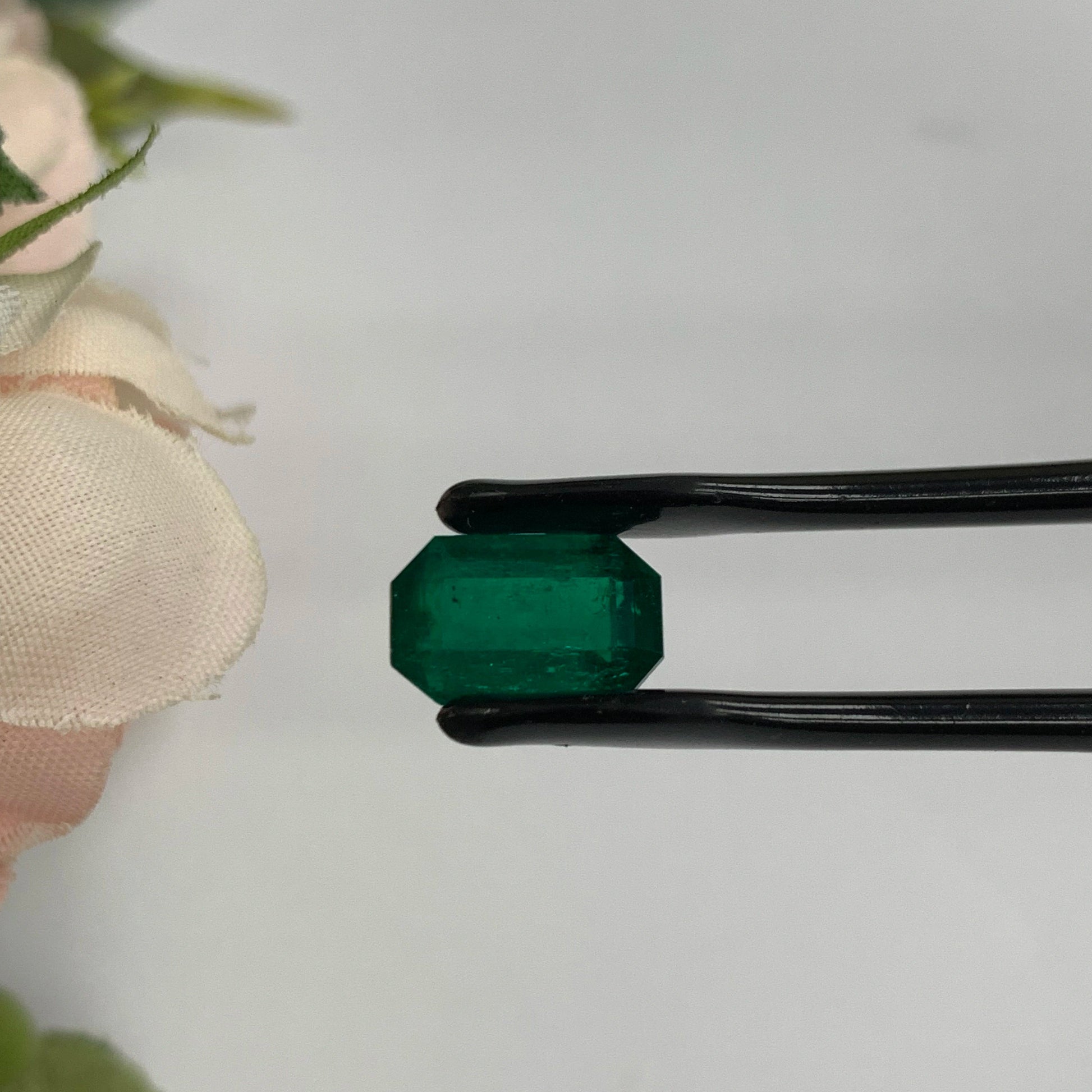 Natural Emerald Gemstones | SR-Takat Gems