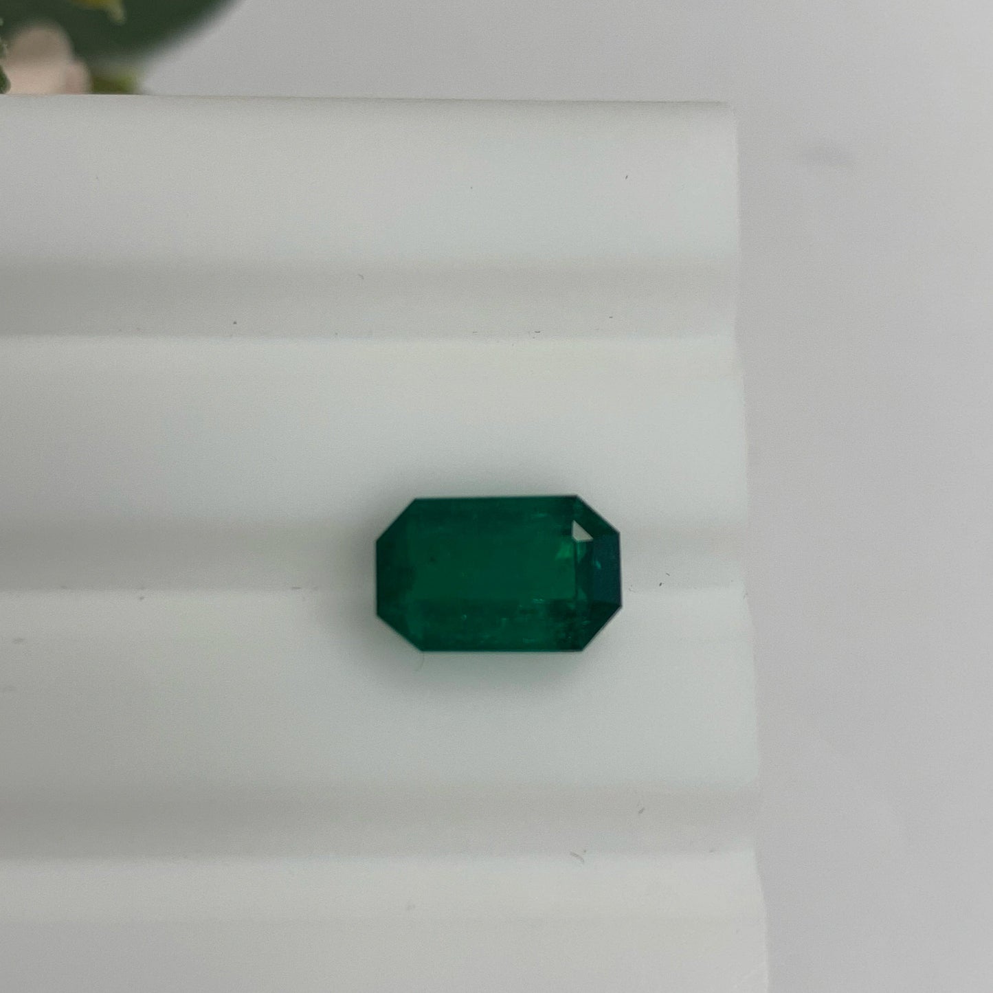 Natural Emerald Gemstones | SR-Takat Gems