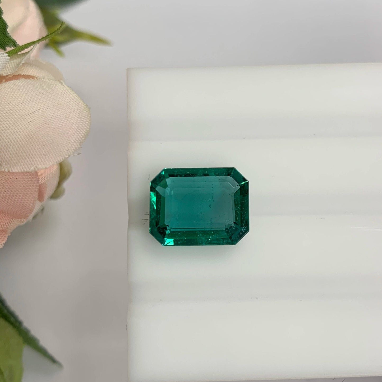 Natural Emerald Gemstones | SR-Takat Gems
