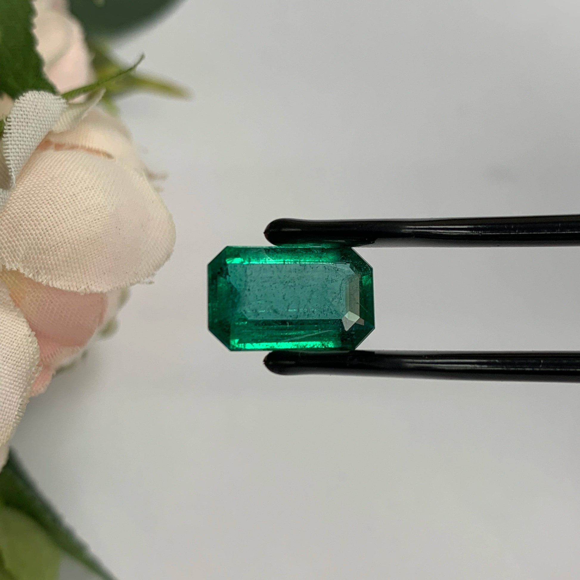 Natural Emerald Gemstones | SR- Takat Gems