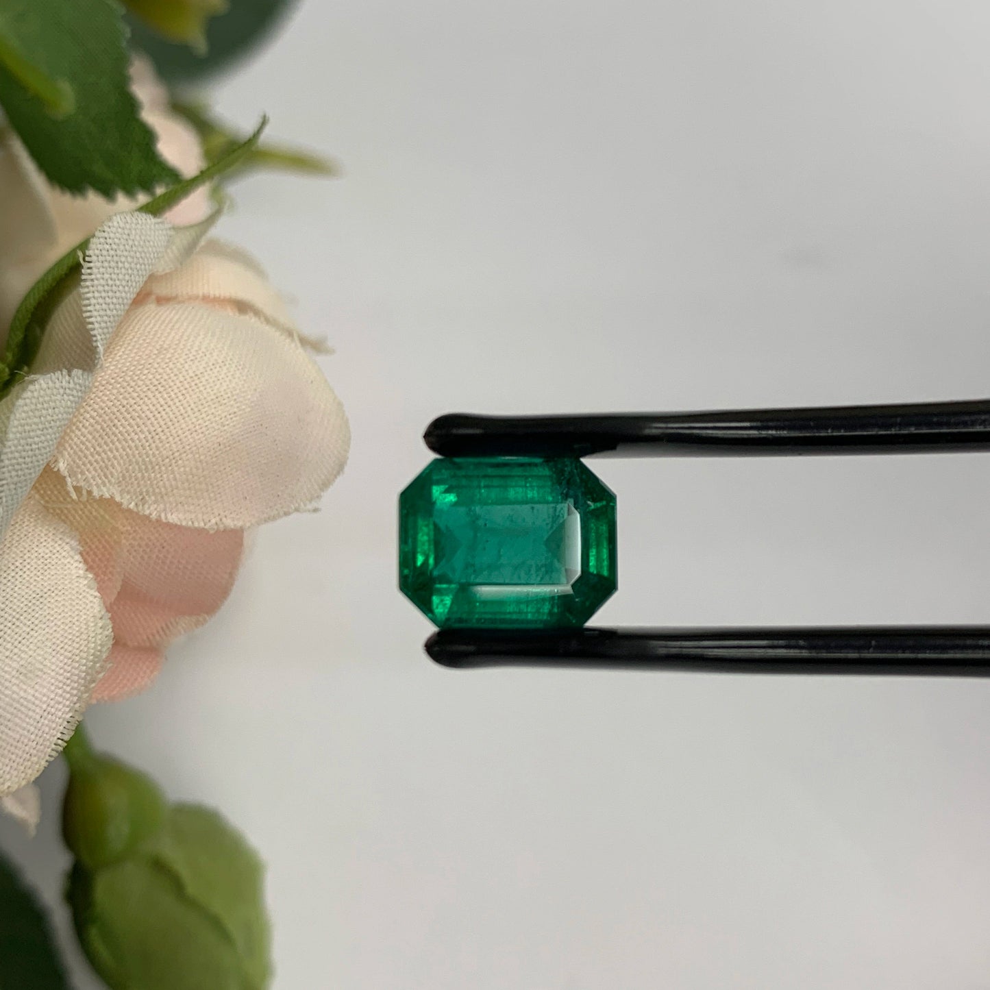 Natural Emerald Gemstones | SR- Takat Gems