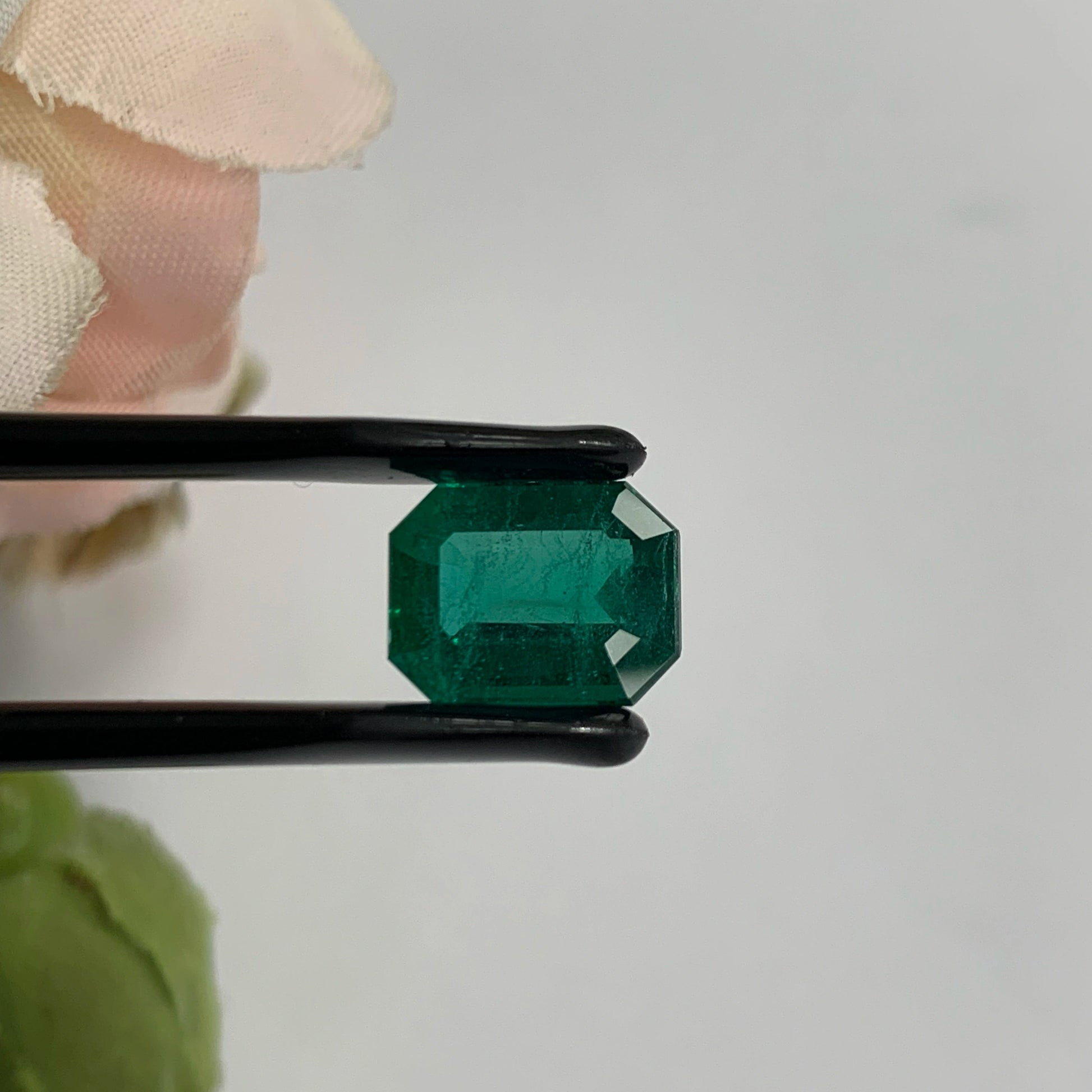 Natural Emerald Gemstones | SR- Takat Gems