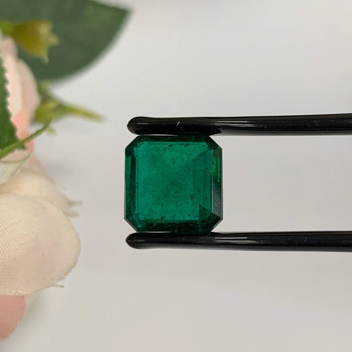 Natural Emerald Gemstones | SR-Takat Gems