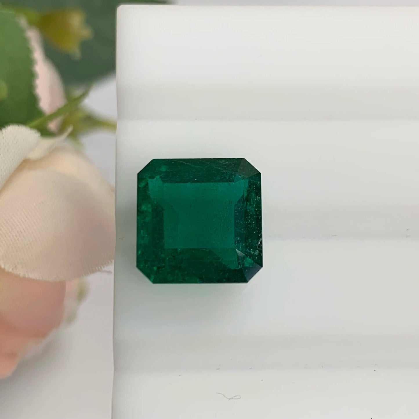 Natural Emerald Gemstones | SR-Takat Gems