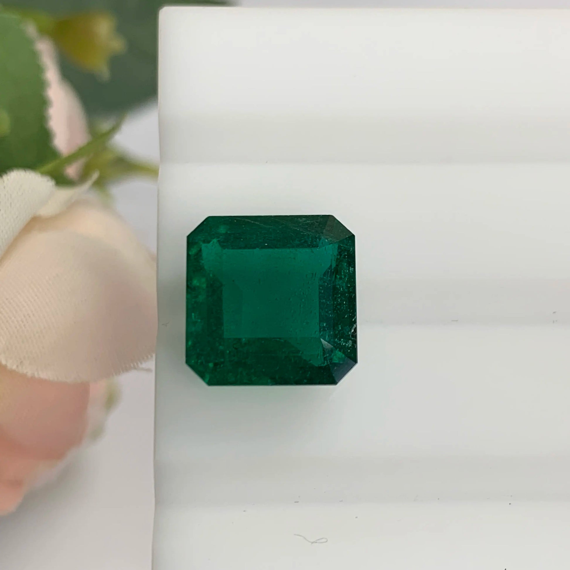 Natural Emerald Gemstones | SR-Takat Gems