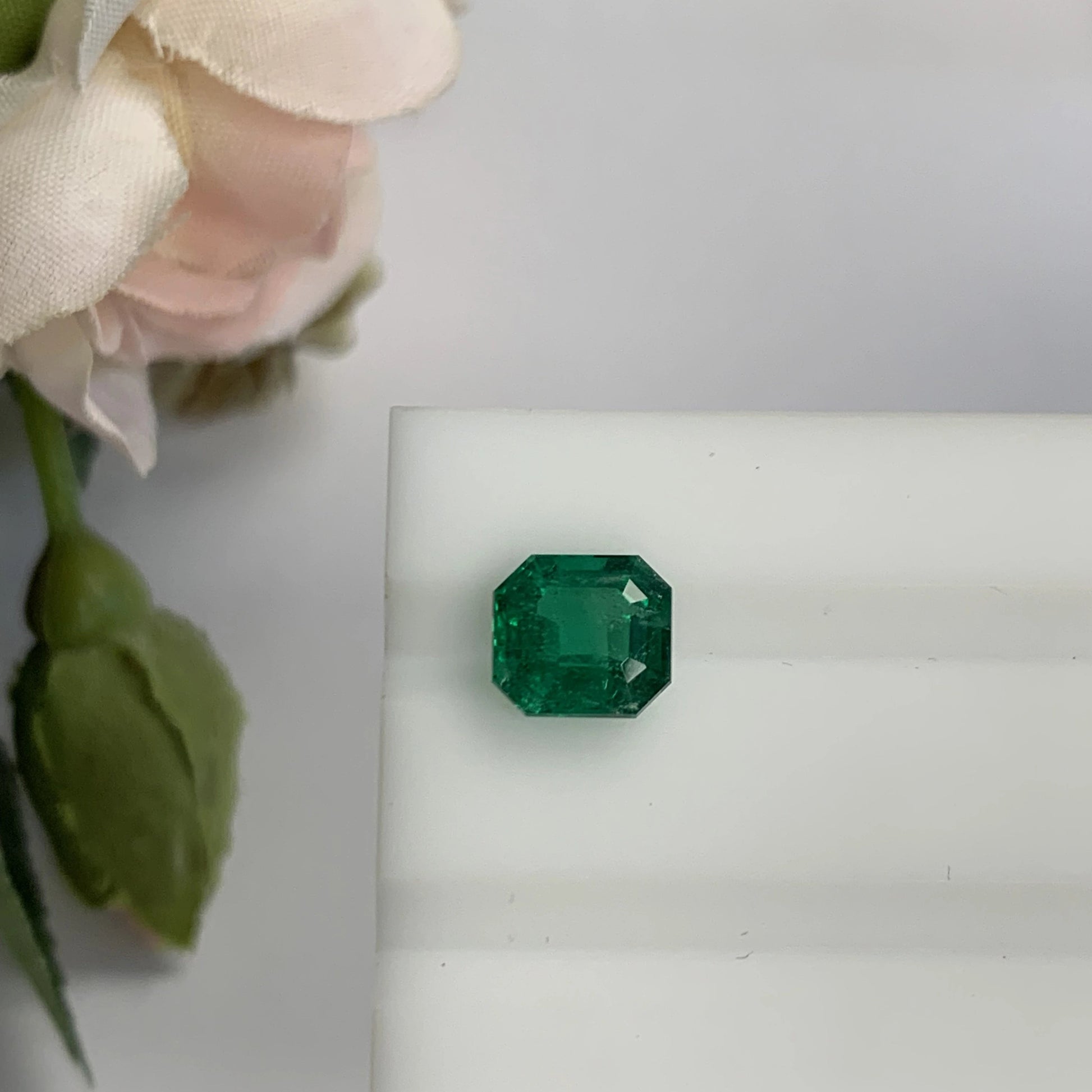 Natural Emerald Gemstones | SR-Takat Gems