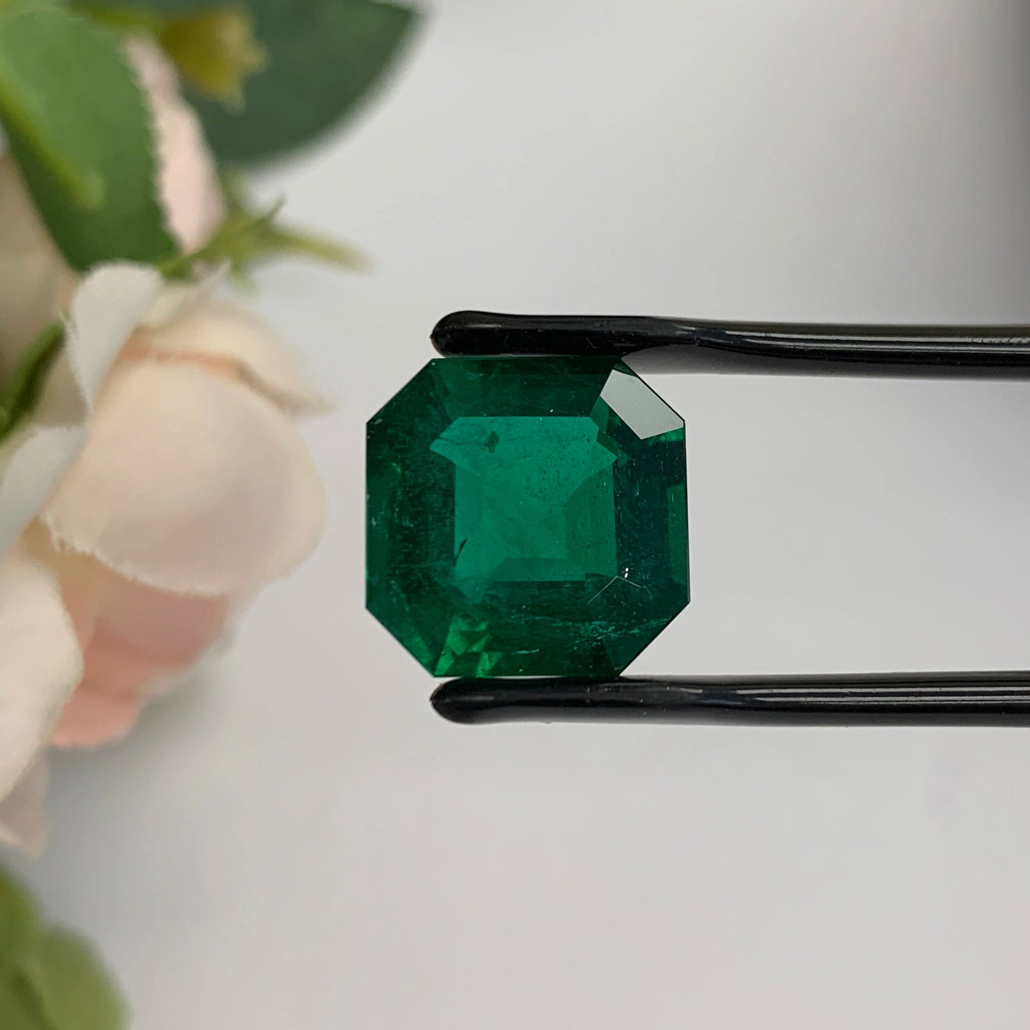 Natural Emerald Gemstones | SR-Takat Gems