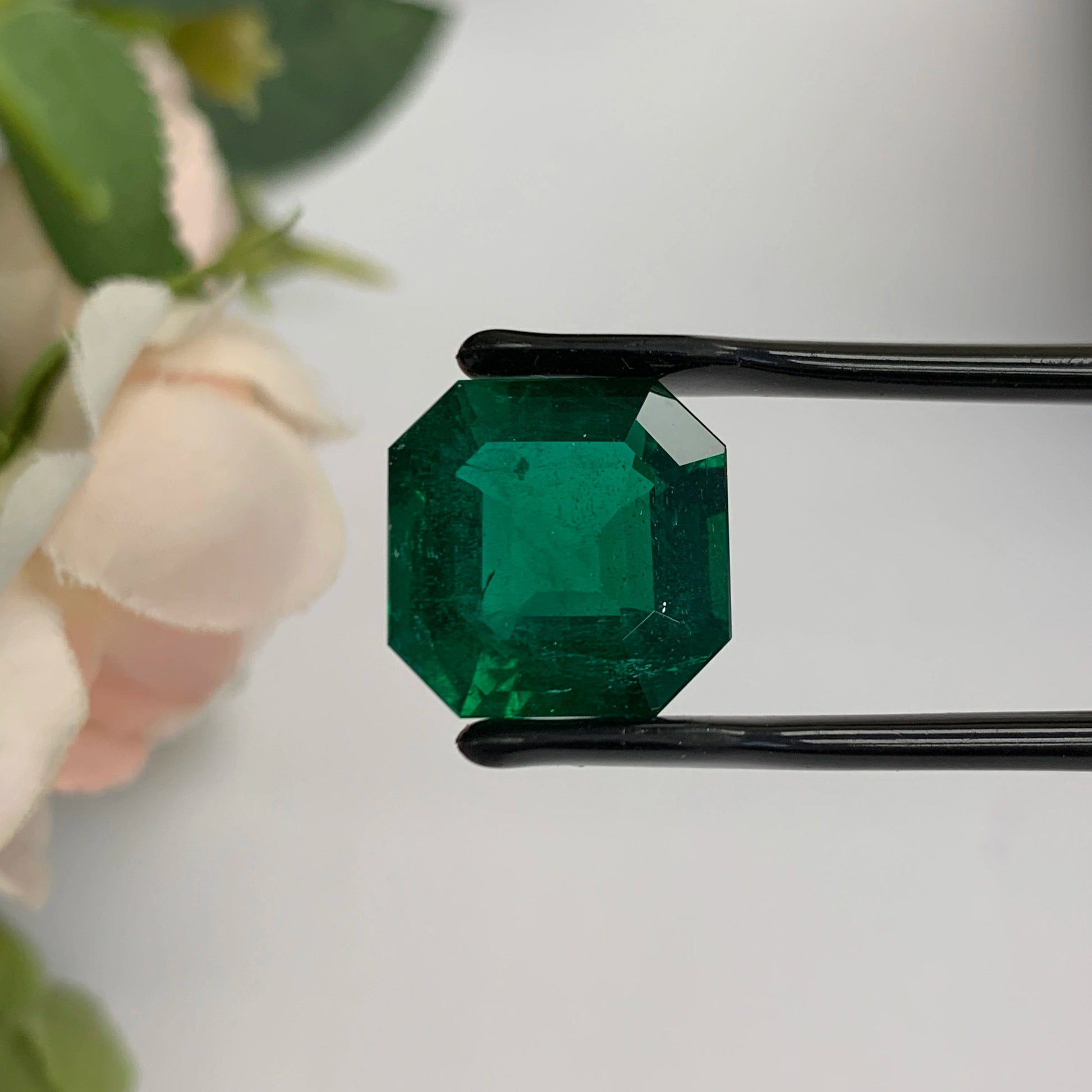 Natural Emerald Gemstones | SR-Takat Gems