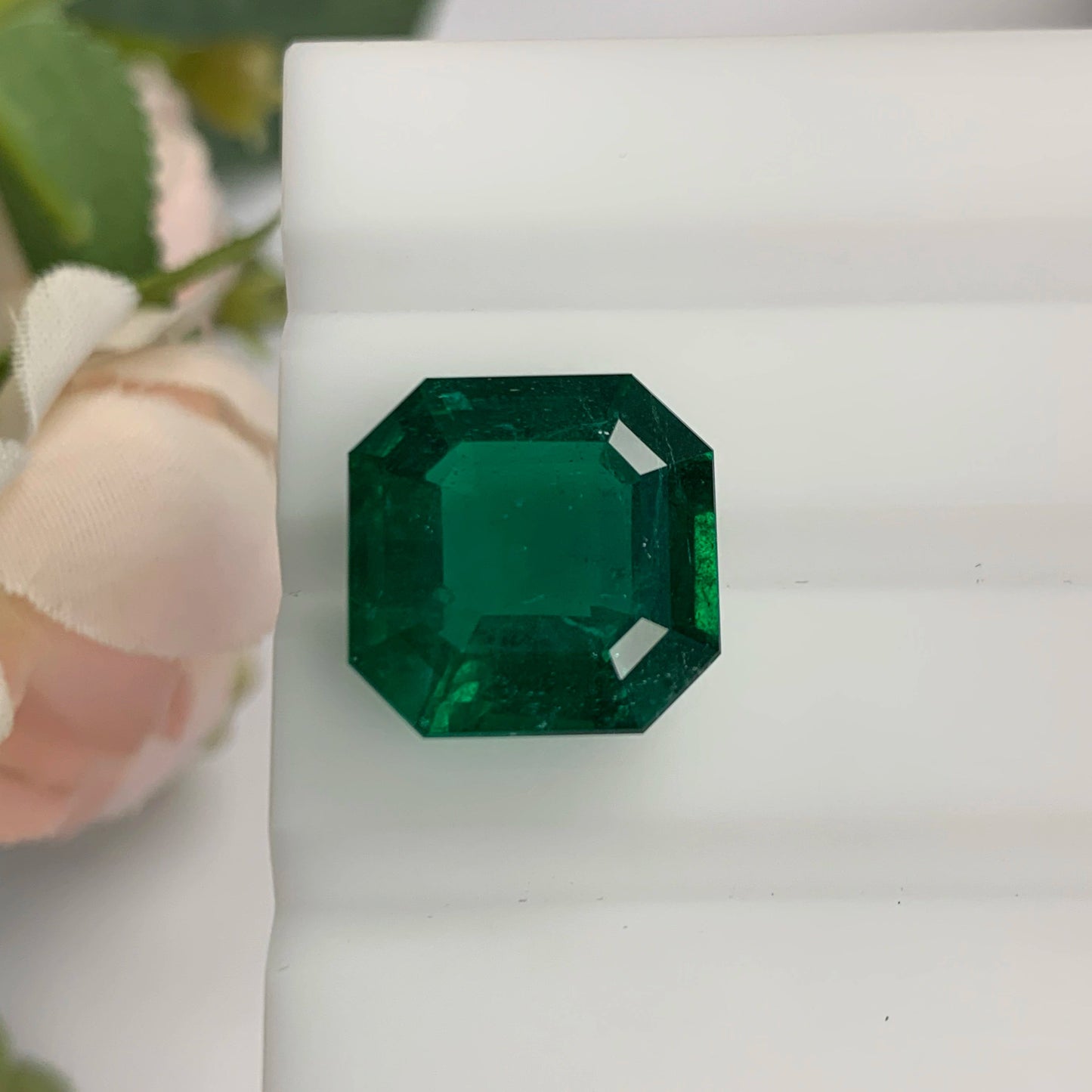 Natural Emerald Gemstones | SR-Takat Gems