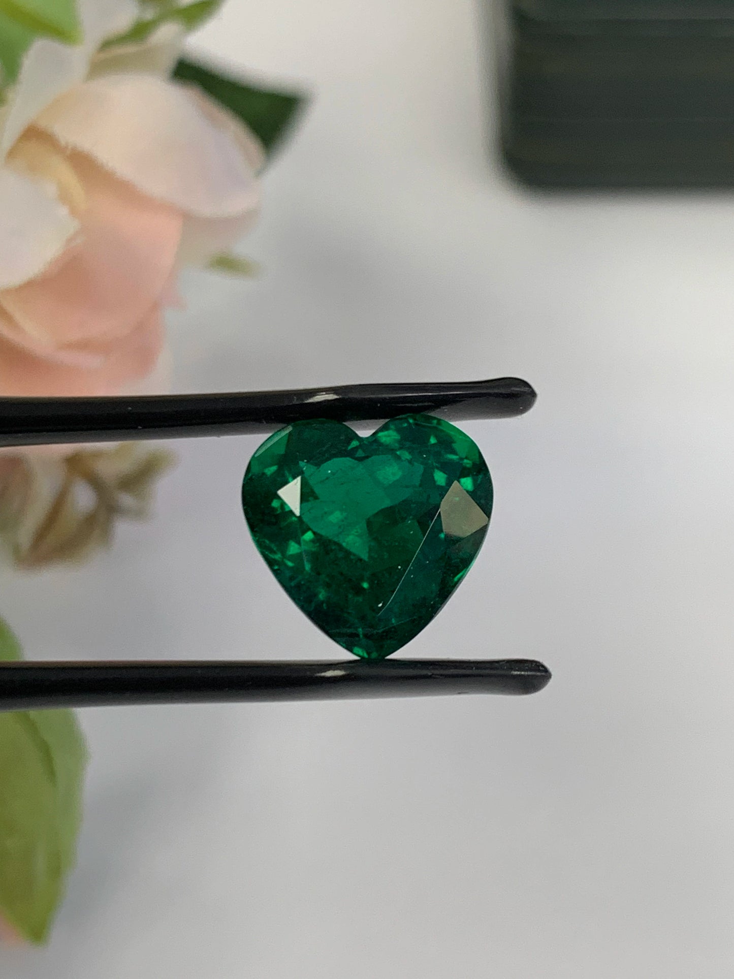 Natural Zambian Emerald Insignificant 7.7 cts Heart by SR-Takat