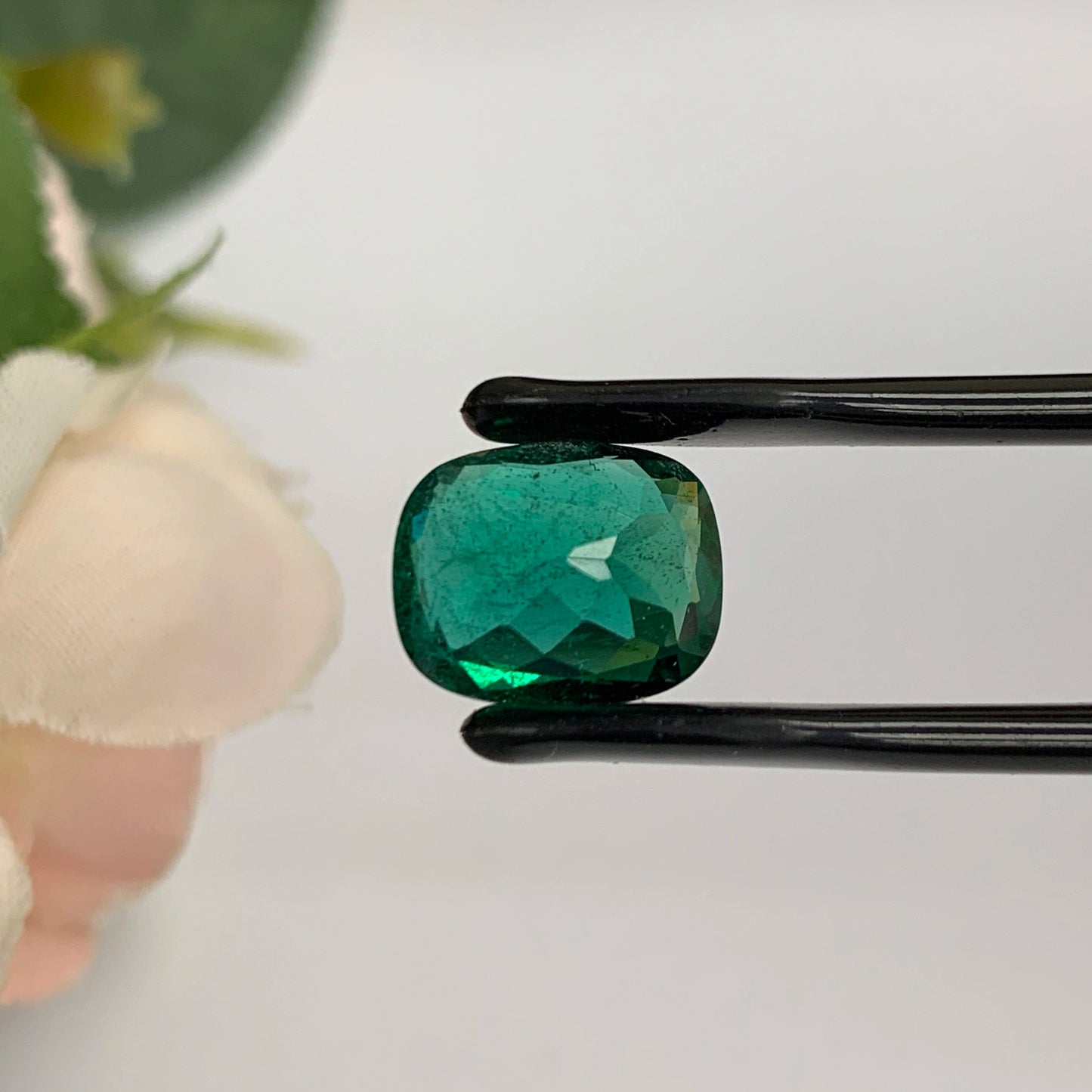 Natural Emerald Gemstones | SR-Takat Gems