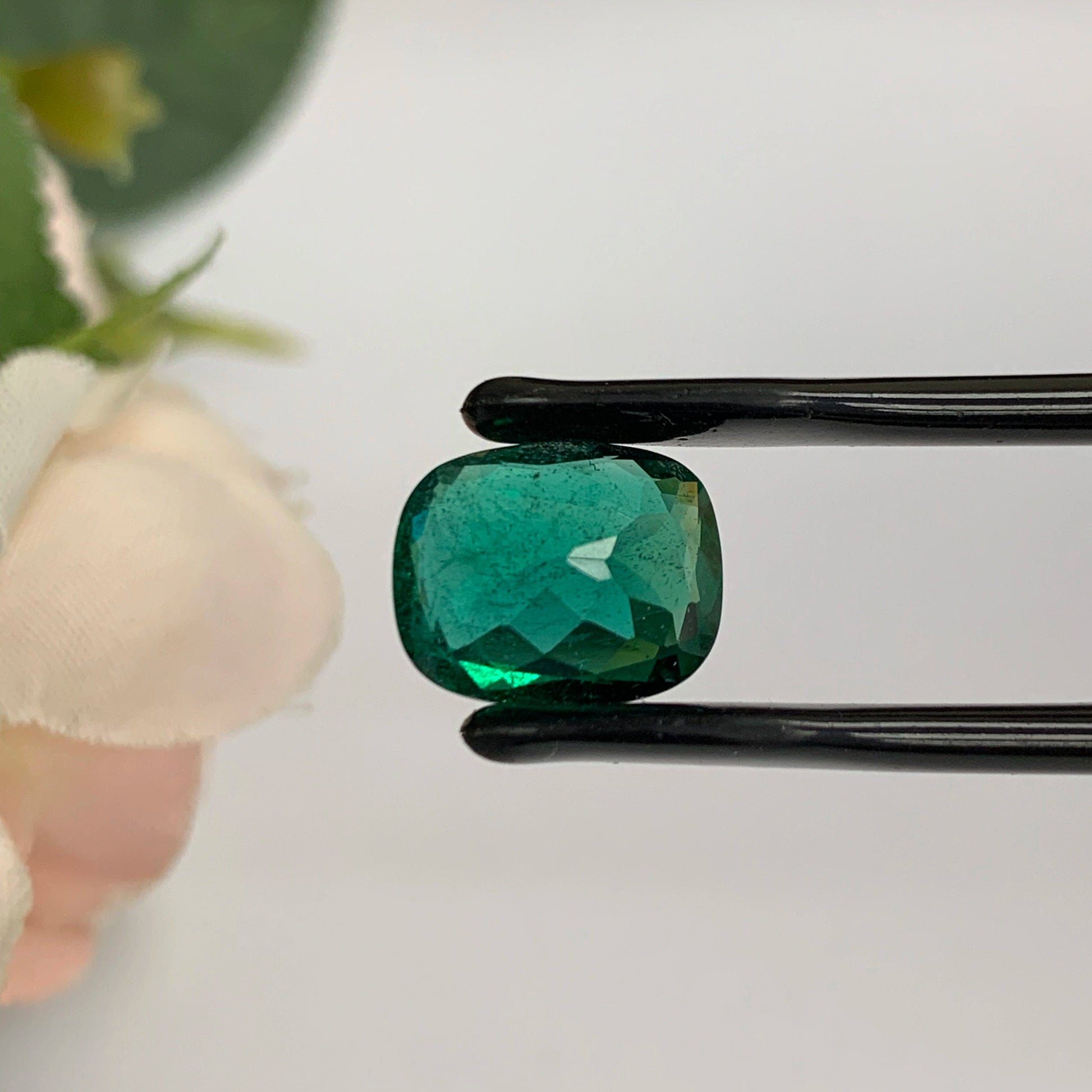 Natural Emerald Gemstones | SR-Takat Gems