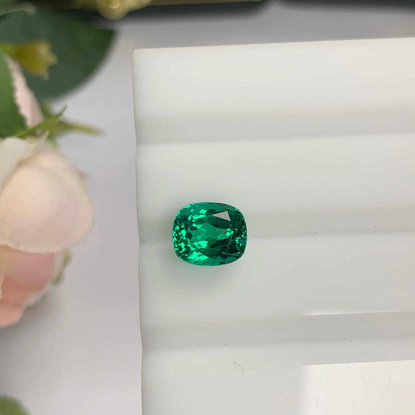 Natural Emerald Gemstones | SR-Takat Gems