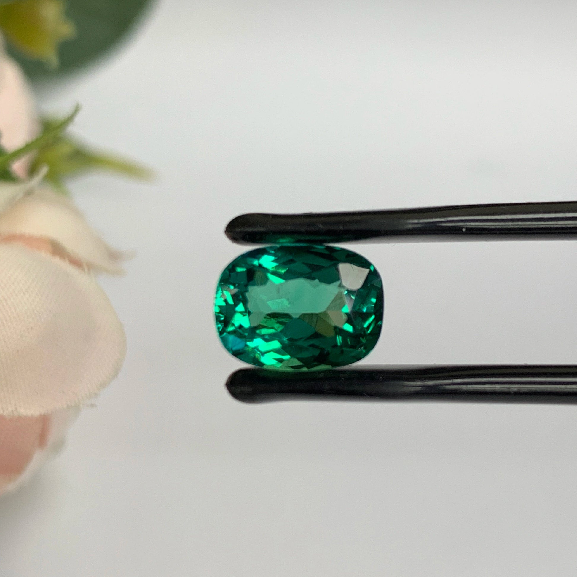 Natural Emerald Gemstones | SR-Takat Gems