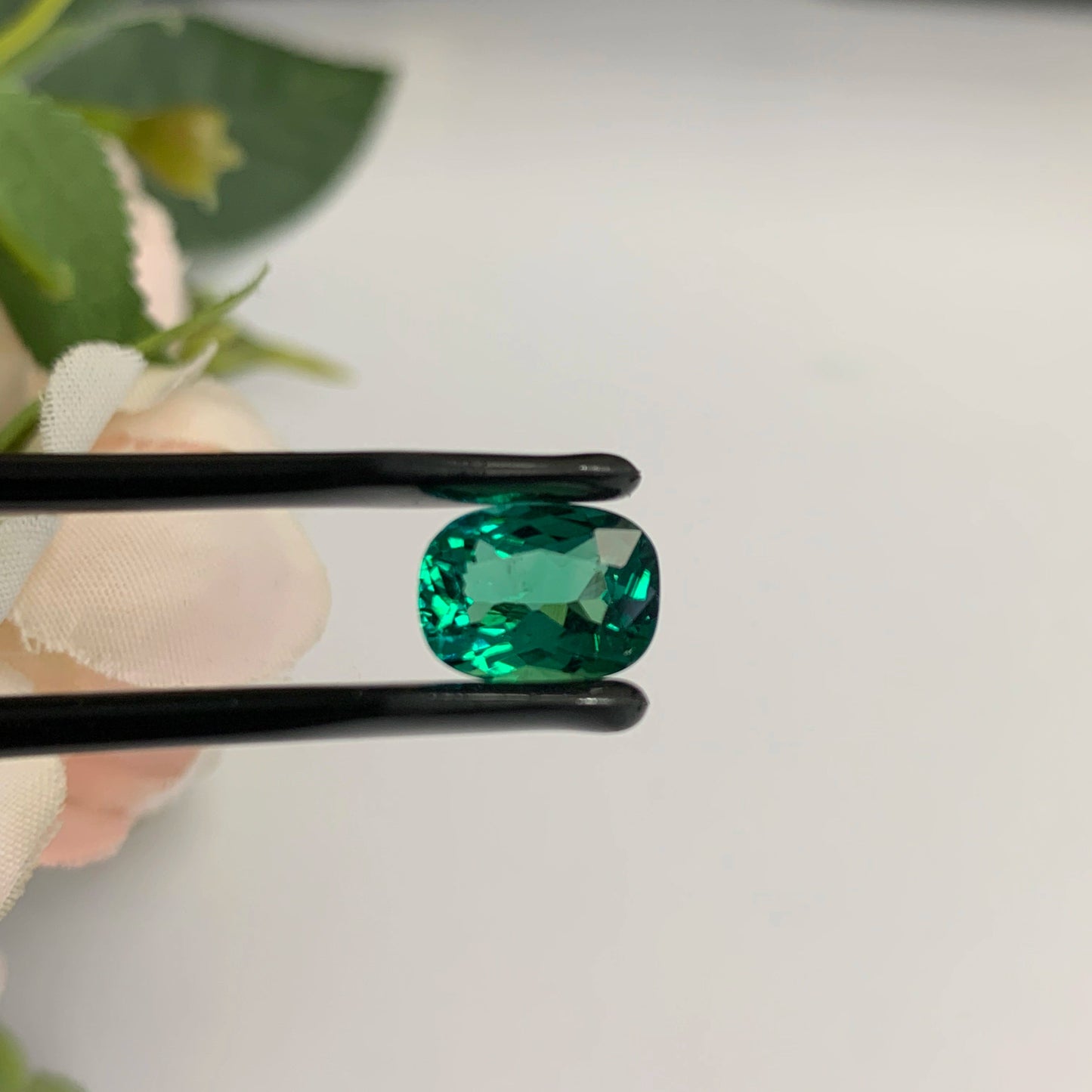 Natural Emerald Gemstones | SR-Takat Gems