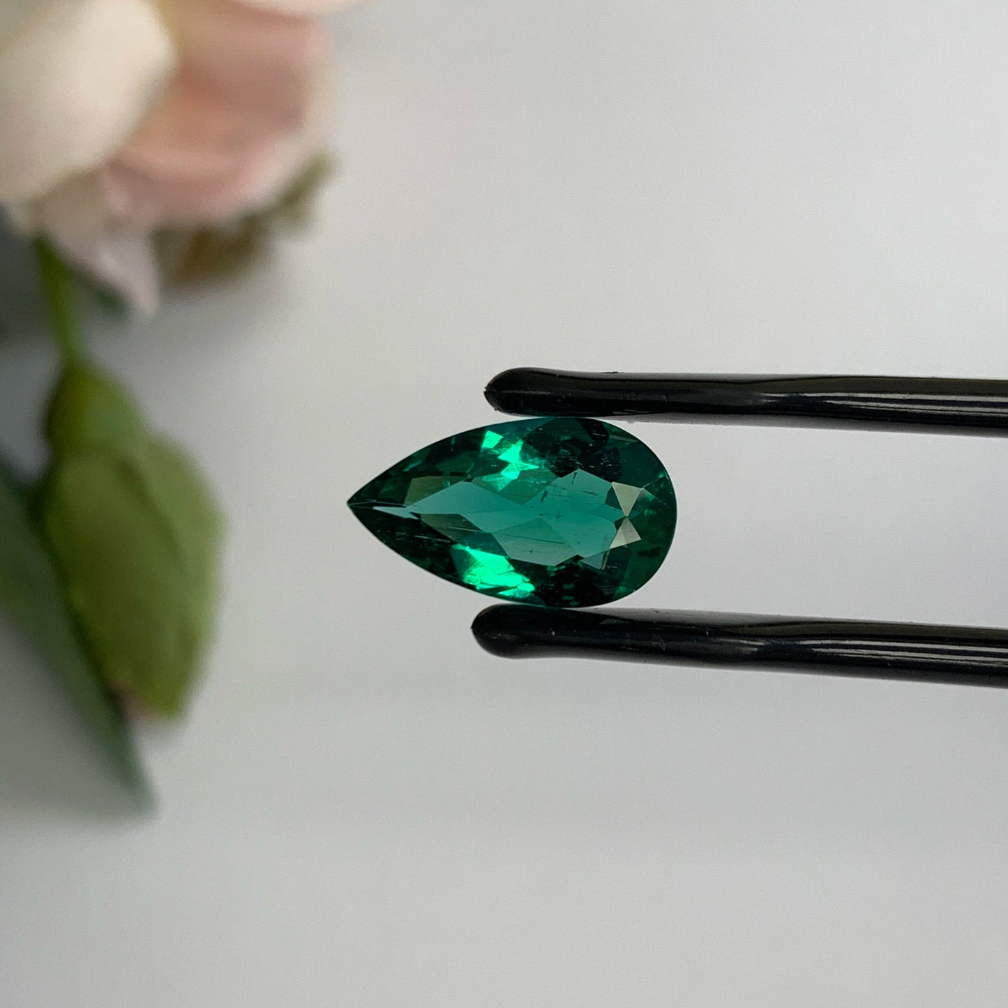 Natural Emerald Gemstones | SR-Takat Gems