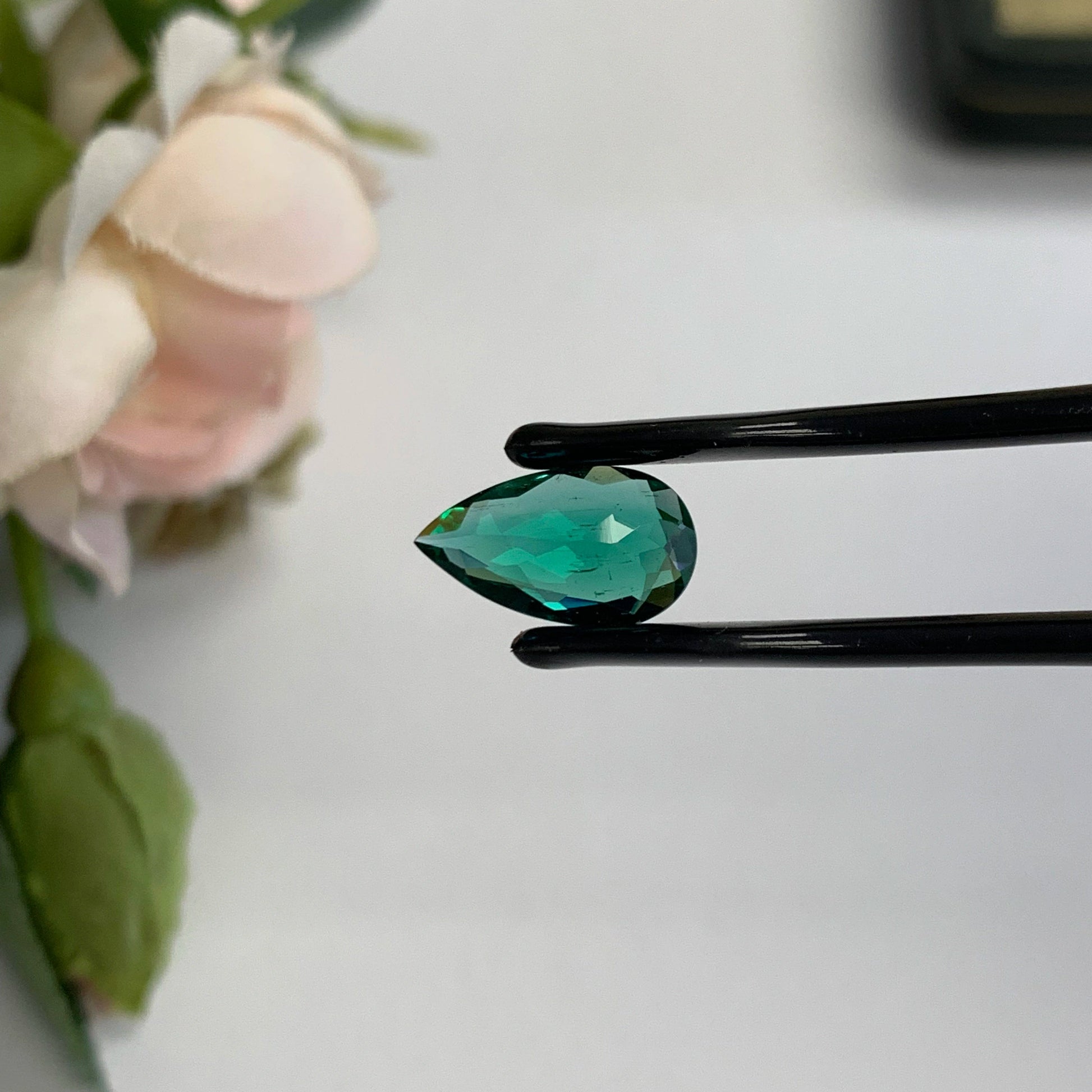 Natural Emerald Gemstones | SR-Takat Gems