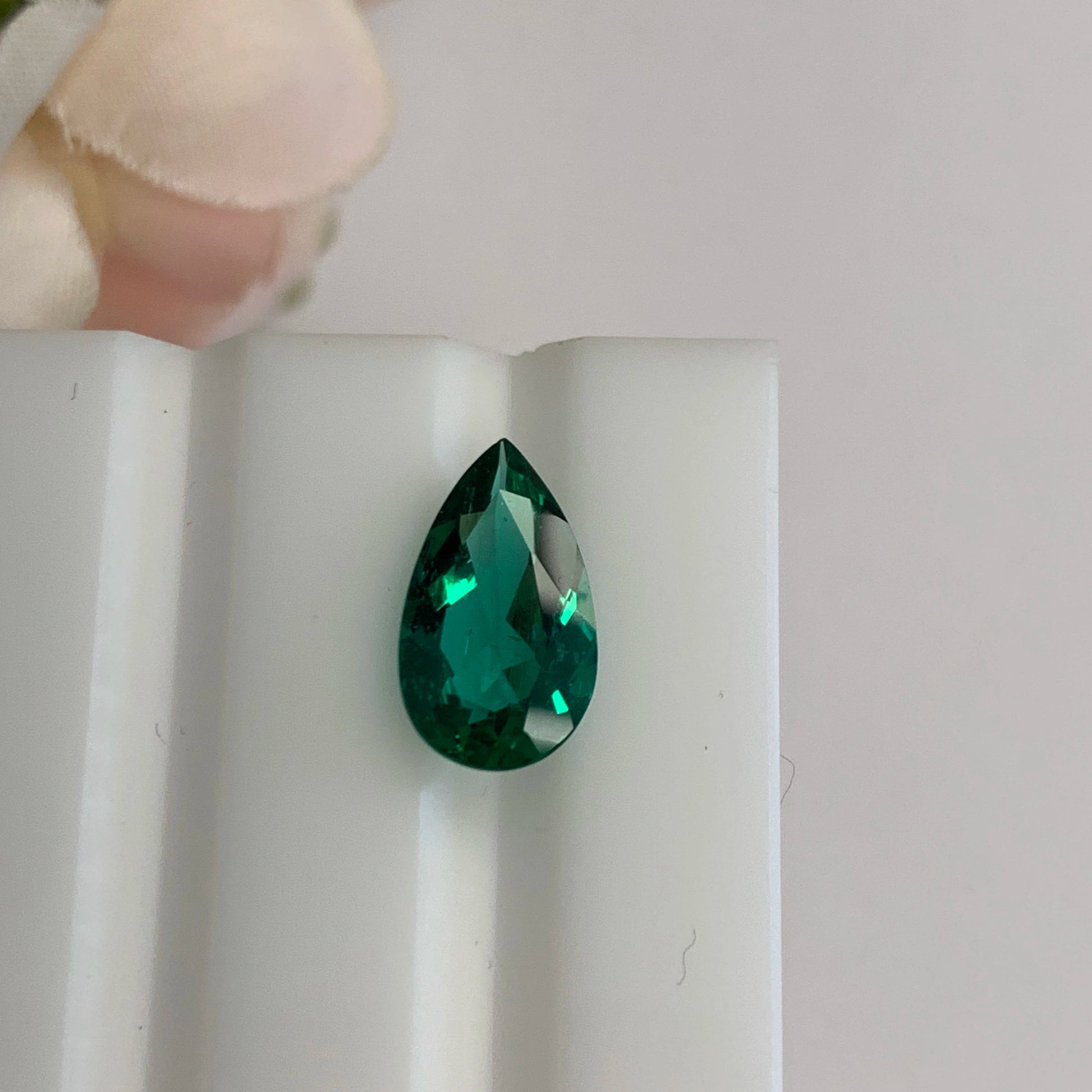 Natural Emerald Gemstones | SR-Takat Gems