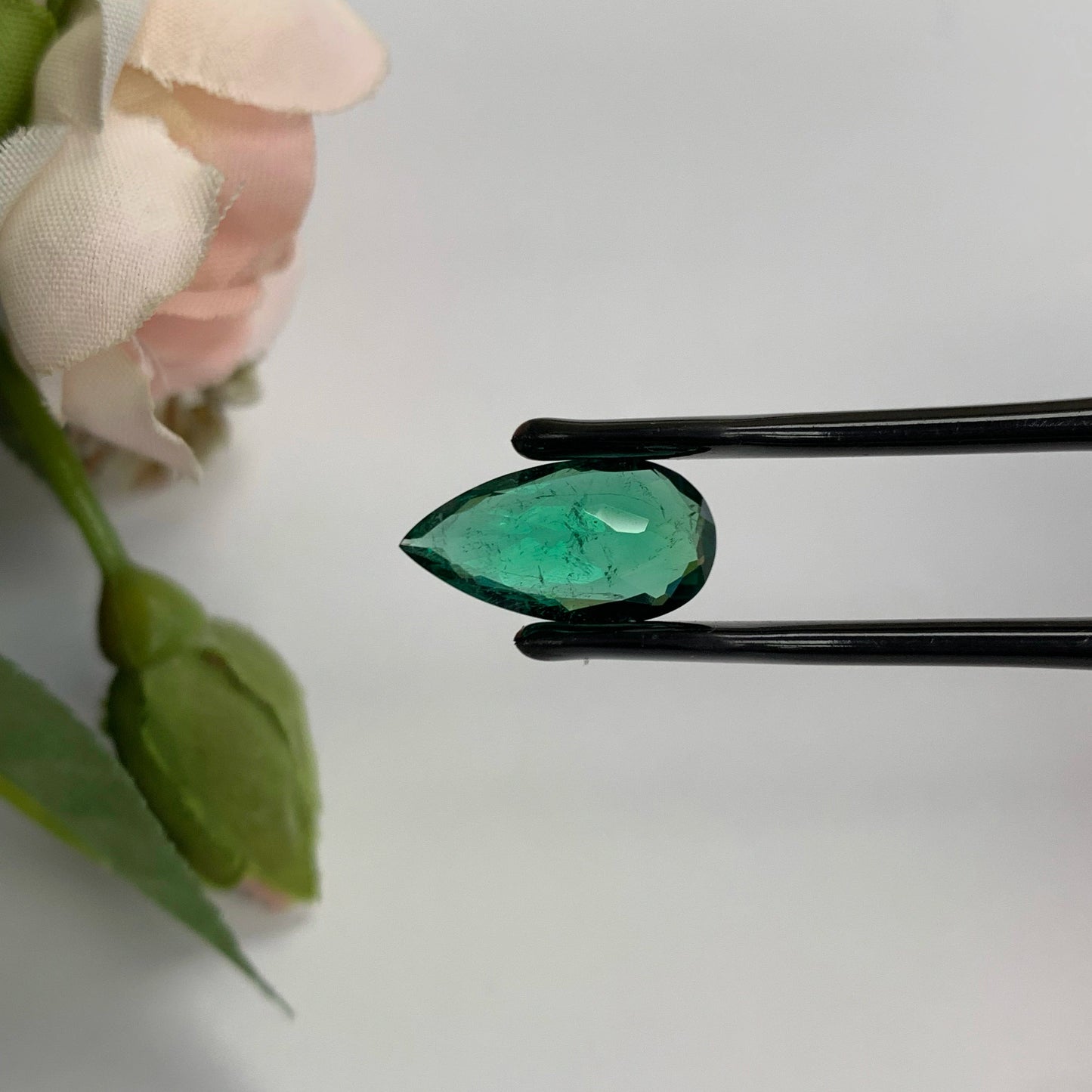 Natural Emerald Gemstones | SR-Takat Gems