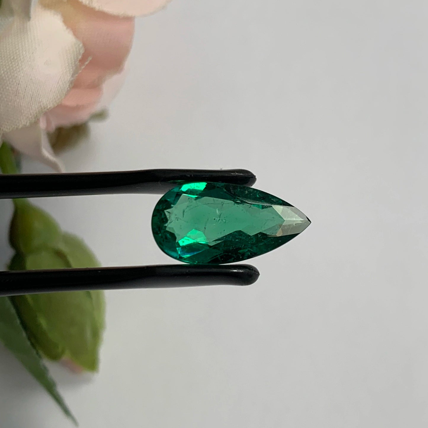 Natural Emerald Gemstones | SR-Takat Gems