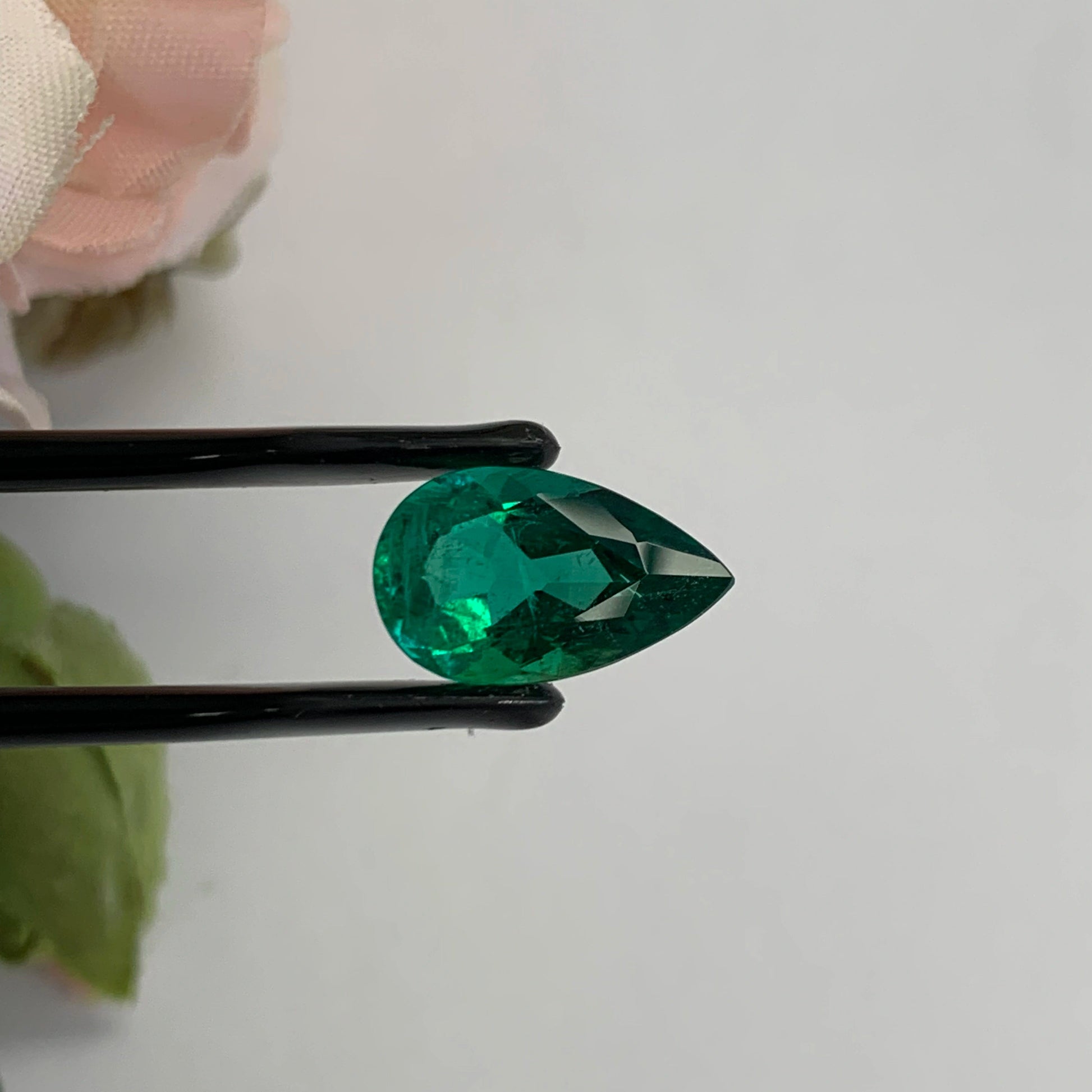Natural Emerald Gemstones | SR-Takat Gems