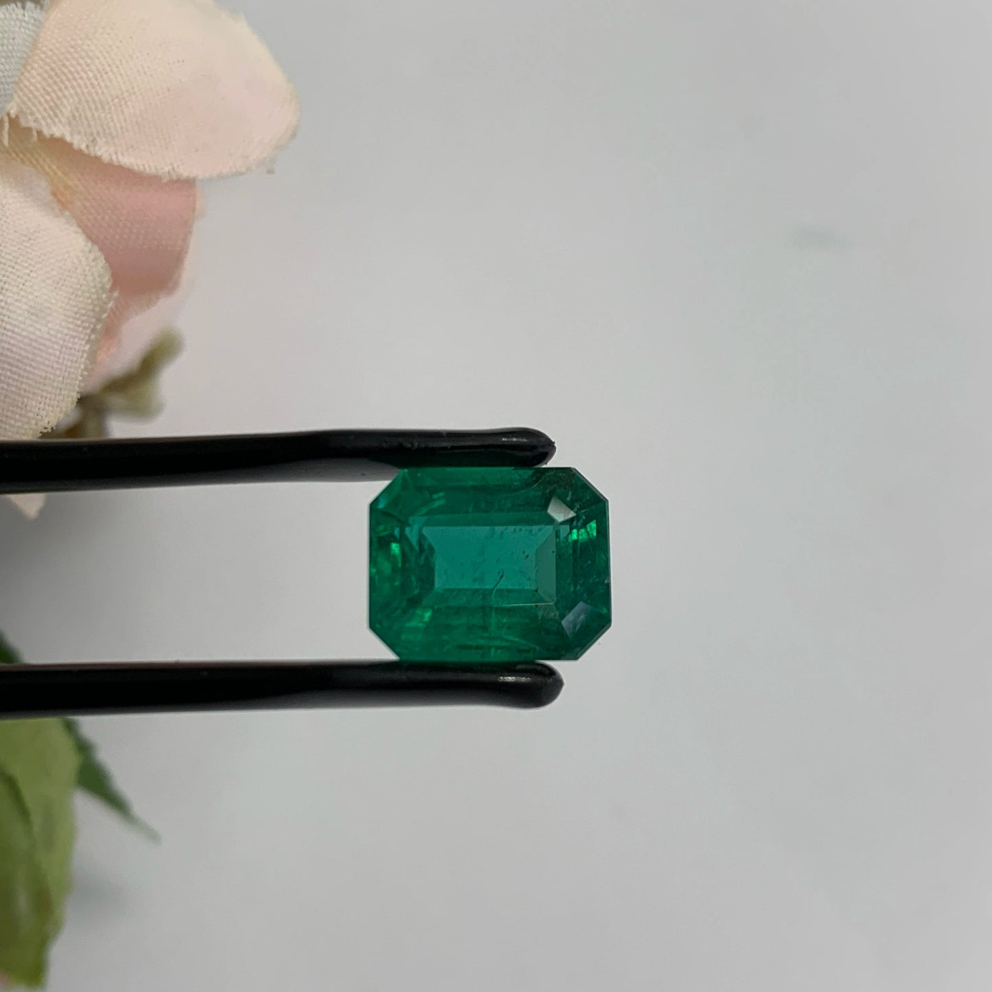 Natural Emerald Gemstones | SR- Takat Gems