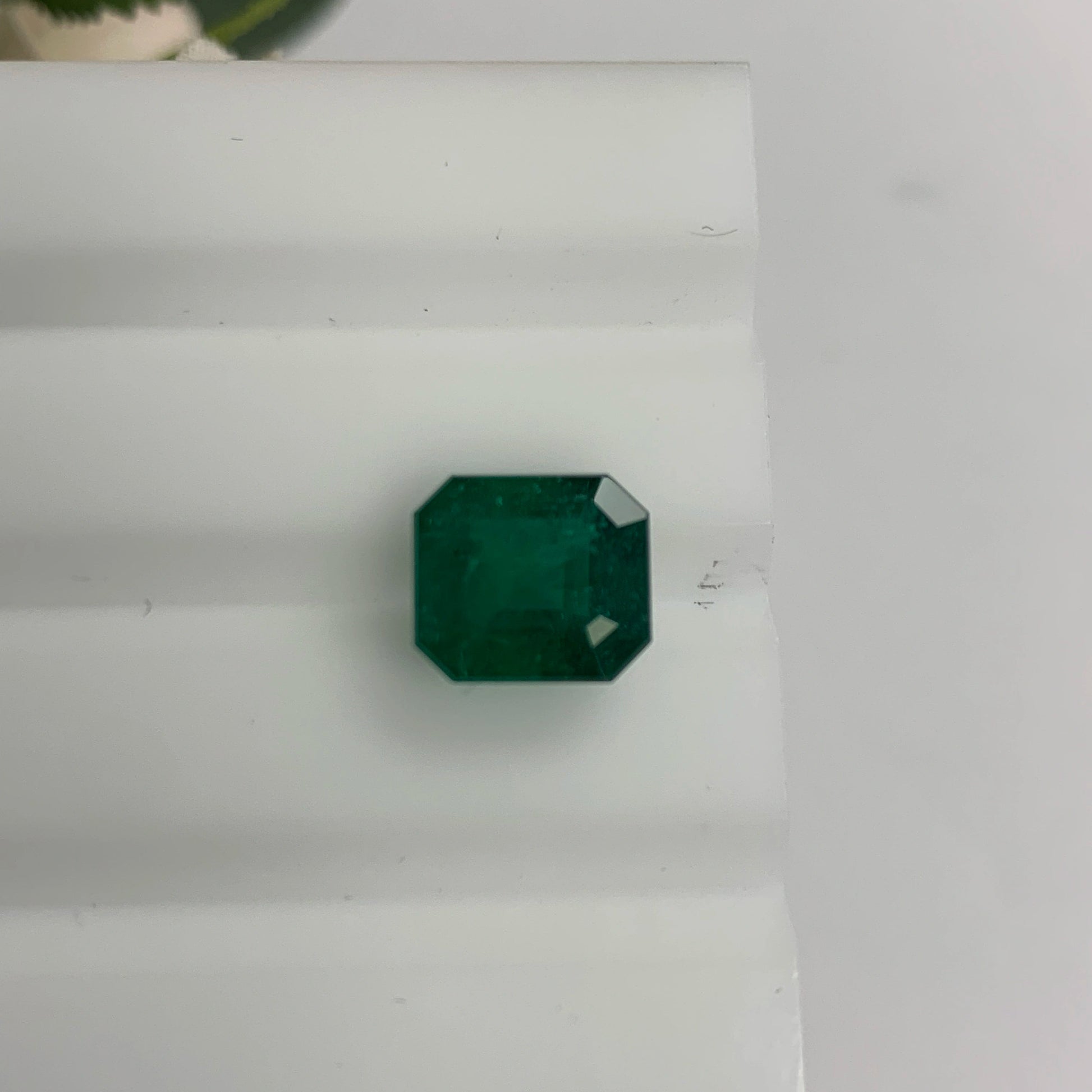 Natural Emerald Gemstones | SR-Takat Gems