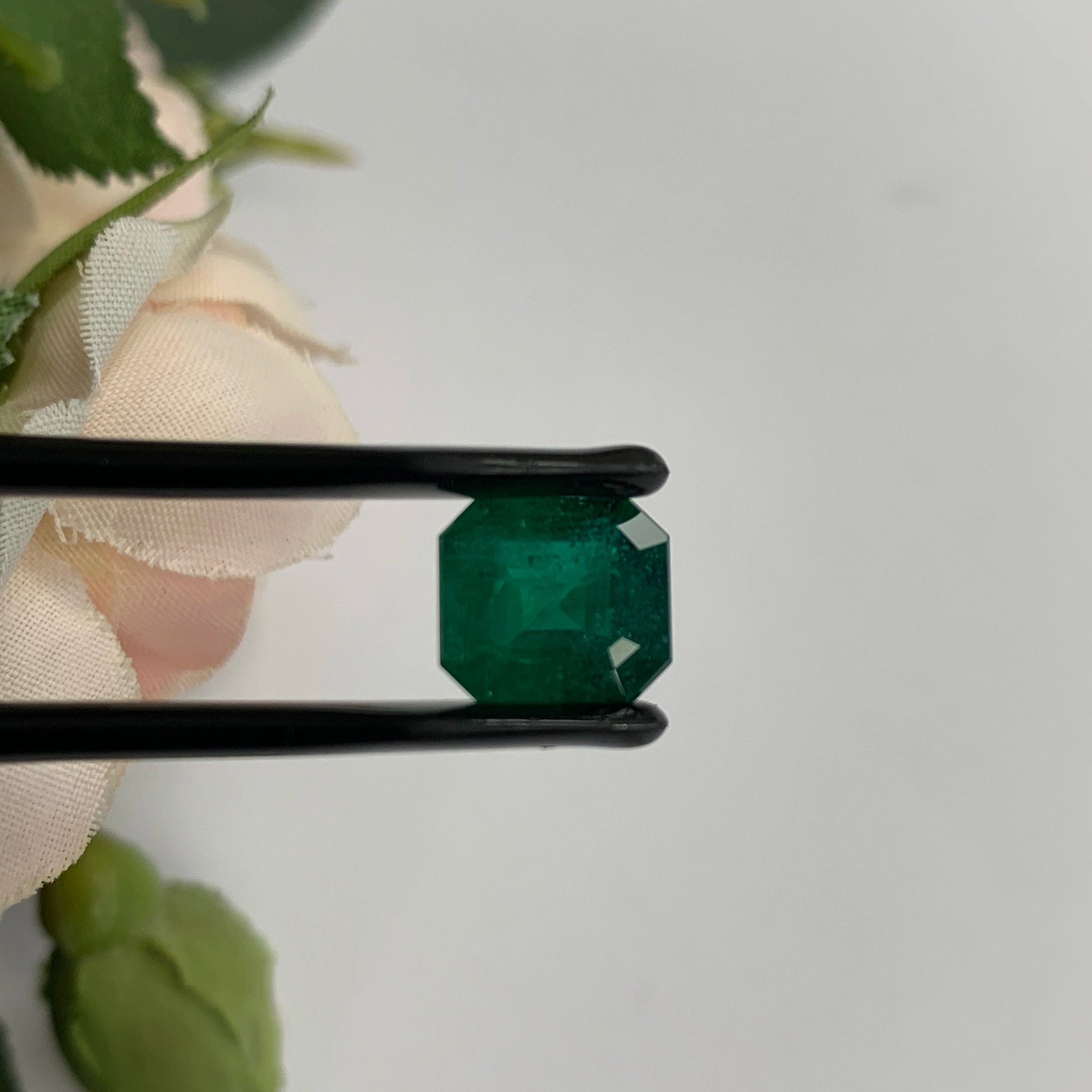 Natural Emerald Gemstones | SR- Takat Gems