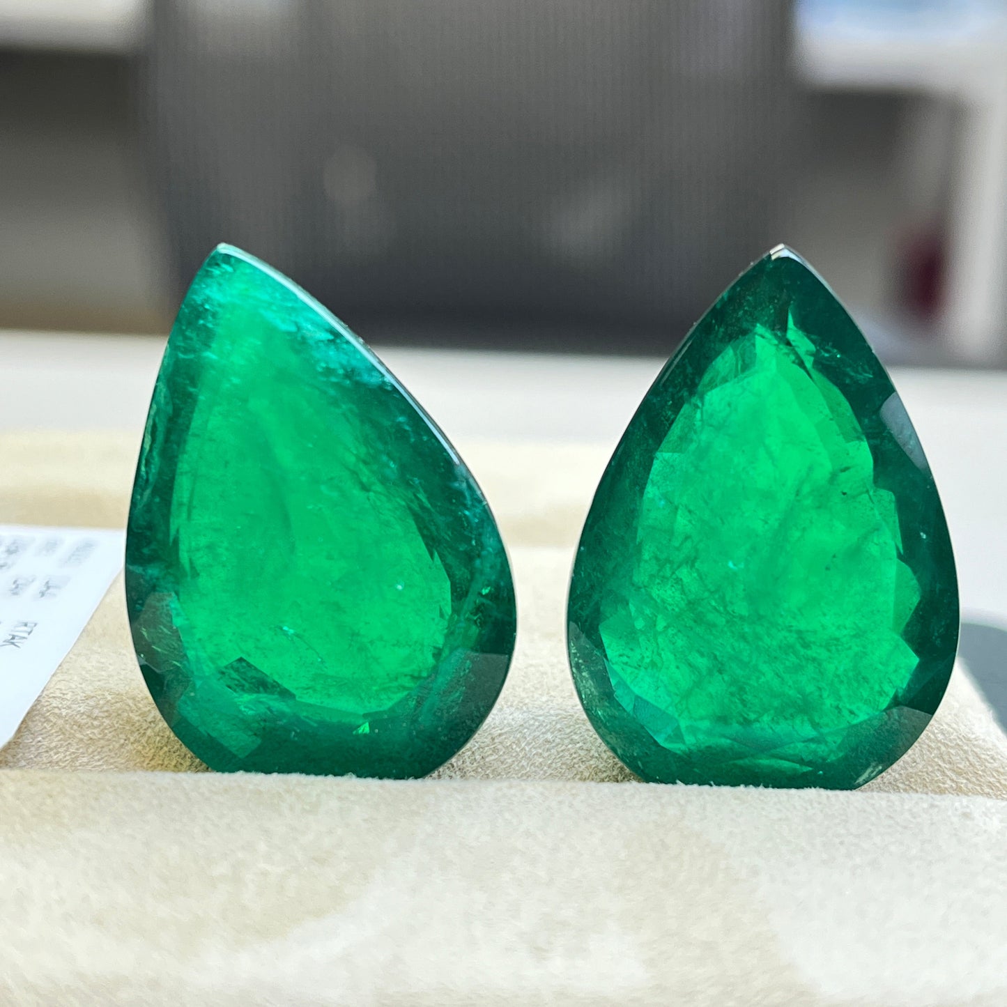 Exclusive Platinum Award Emerald Pair Zambian 84 cts