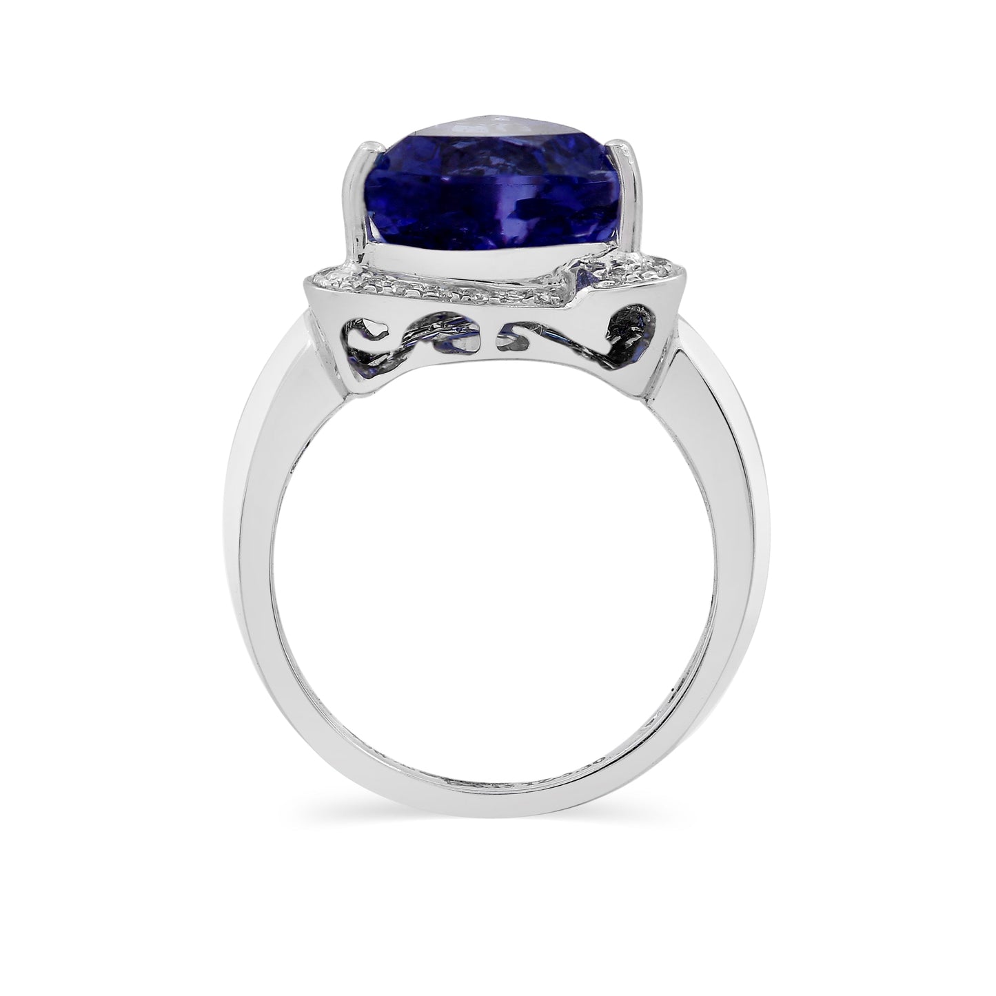 18K Gold Ring with Tanzanite and Diamonds