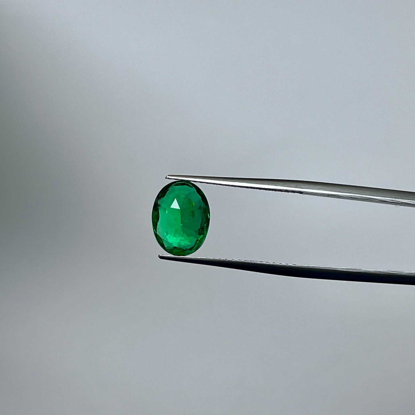 Natural Zambia No-Oil Emerald 2.26 cts Oval by SR-Takat