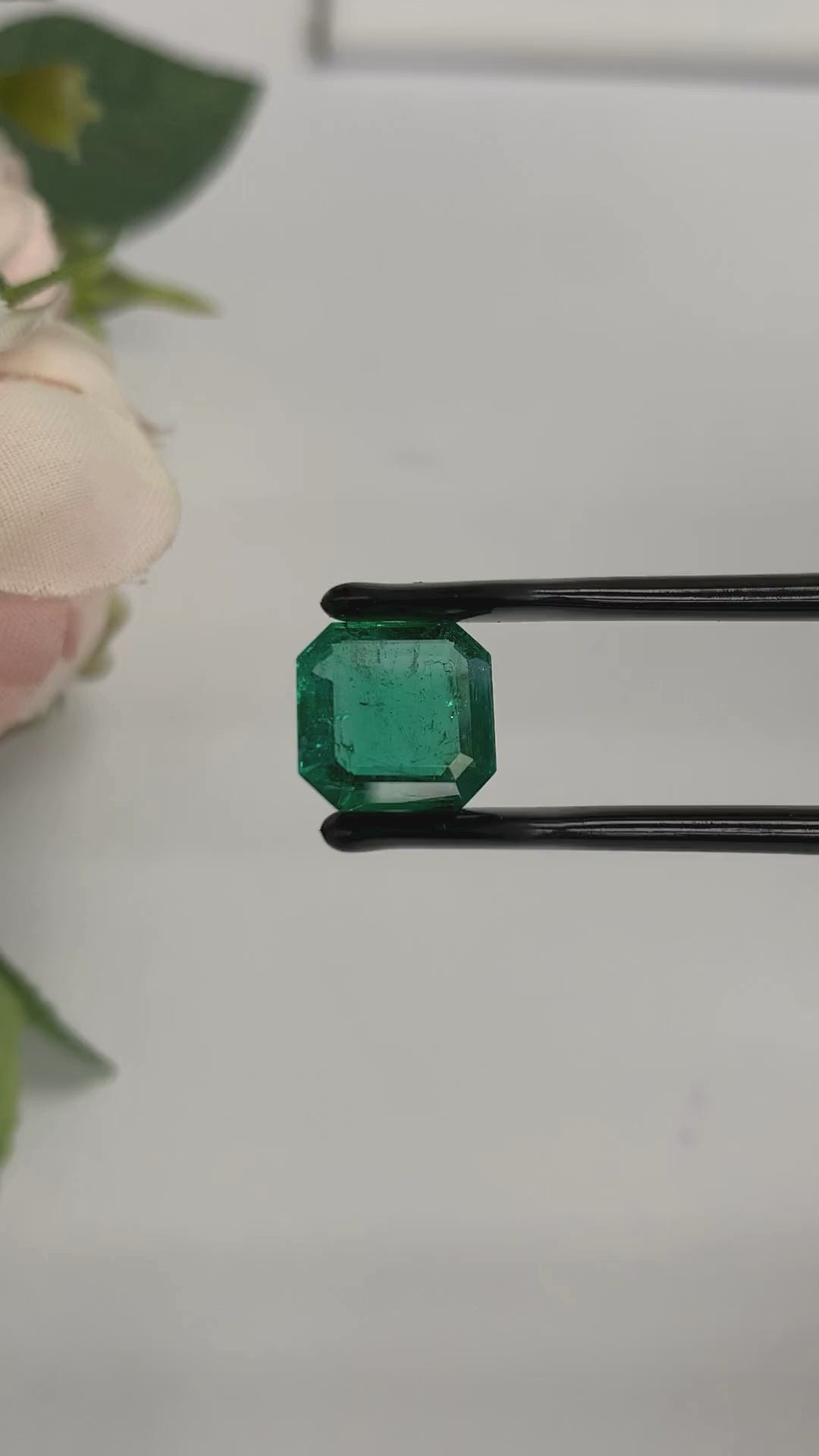 Natural Emerald Gemstones | SR- Takat Gems