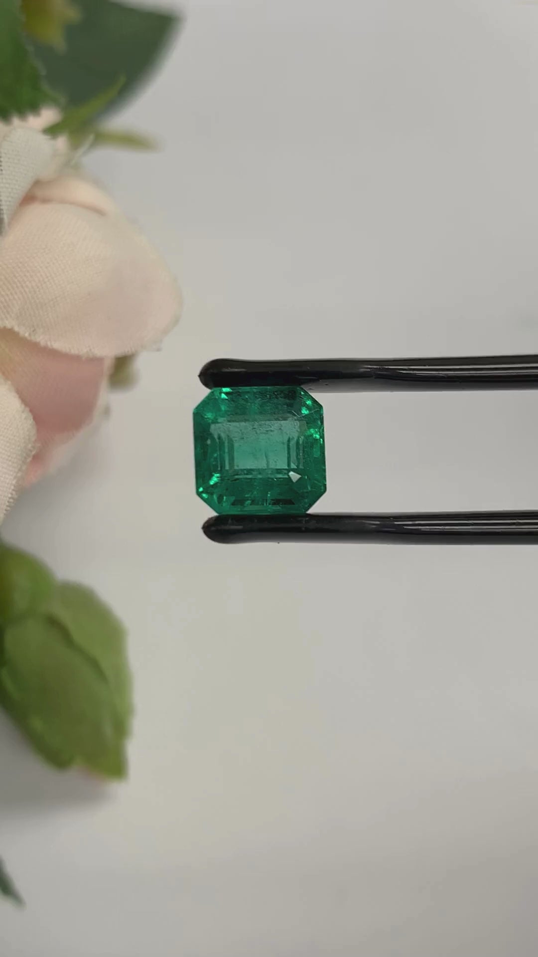 Natural Emerald Gemstones | SR- Takat Gems