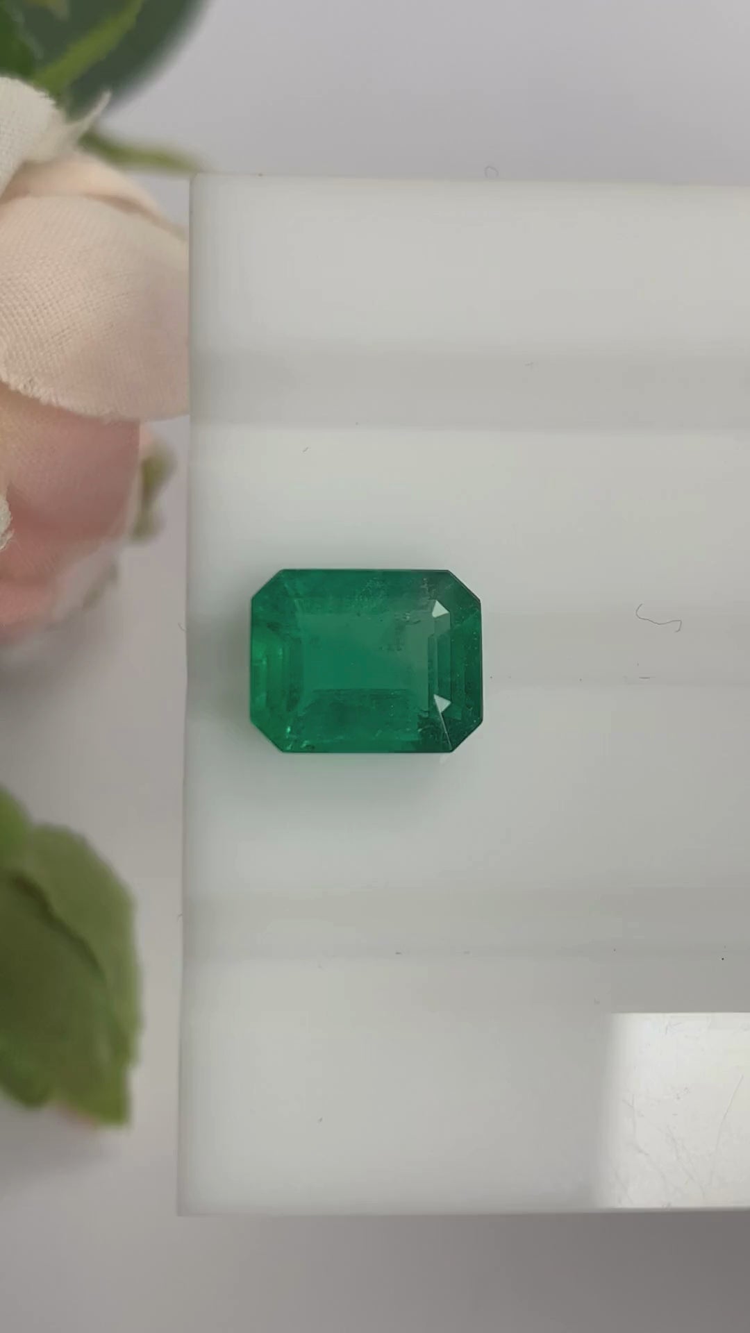 Natural Emerald Gemstones | SR- Takat Gems